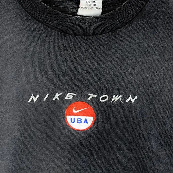 Nike Vintage 90’ NIKE TOWN USA Center Logo Tee Shirt Size US M / EU 48-50 / 2 - 4 Thumbnail