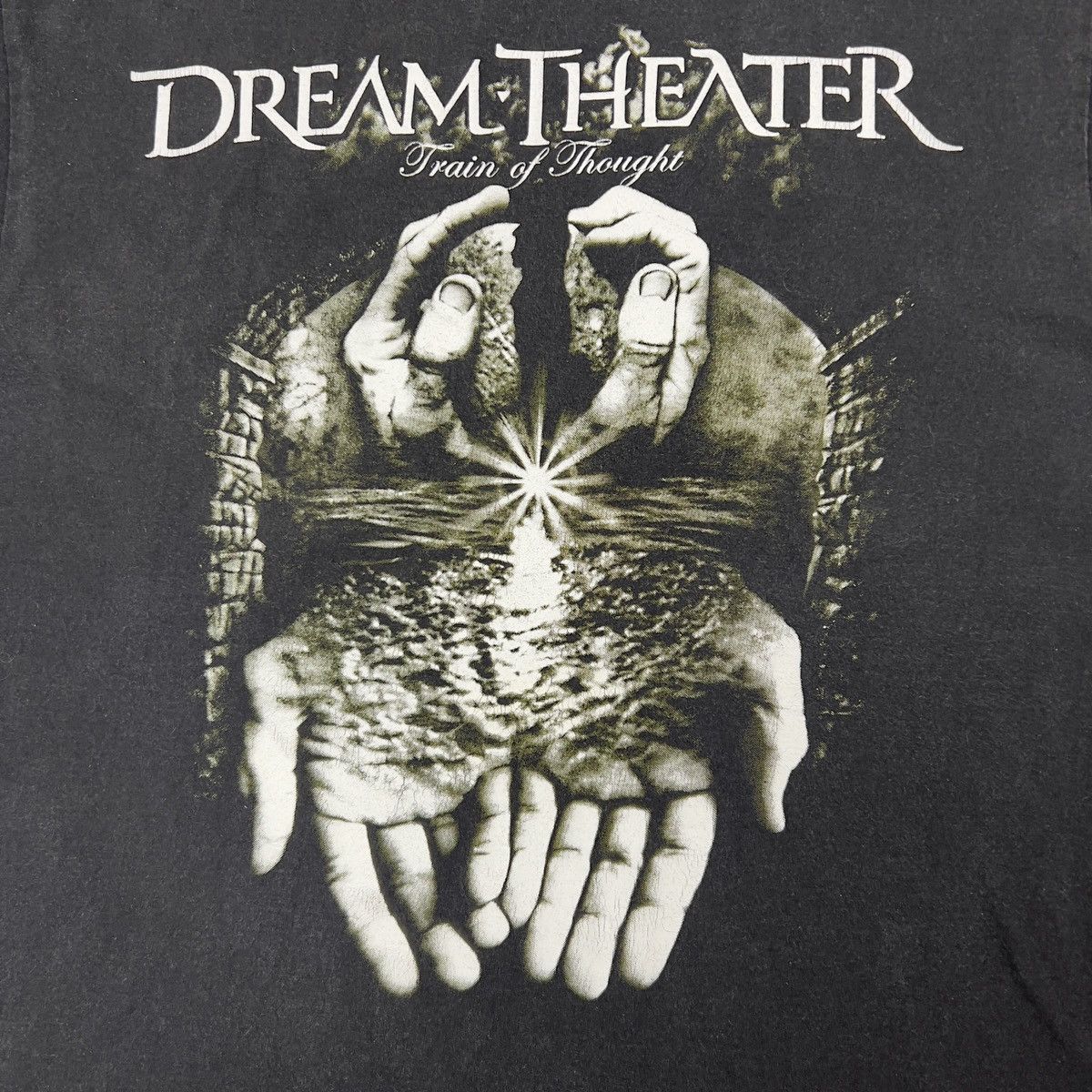 Band Tees Rare! Vintage Dream Theater Train Of Thought Big Logo Tee Size US M / EU 48-50 / 2 - 7 Thumbnail