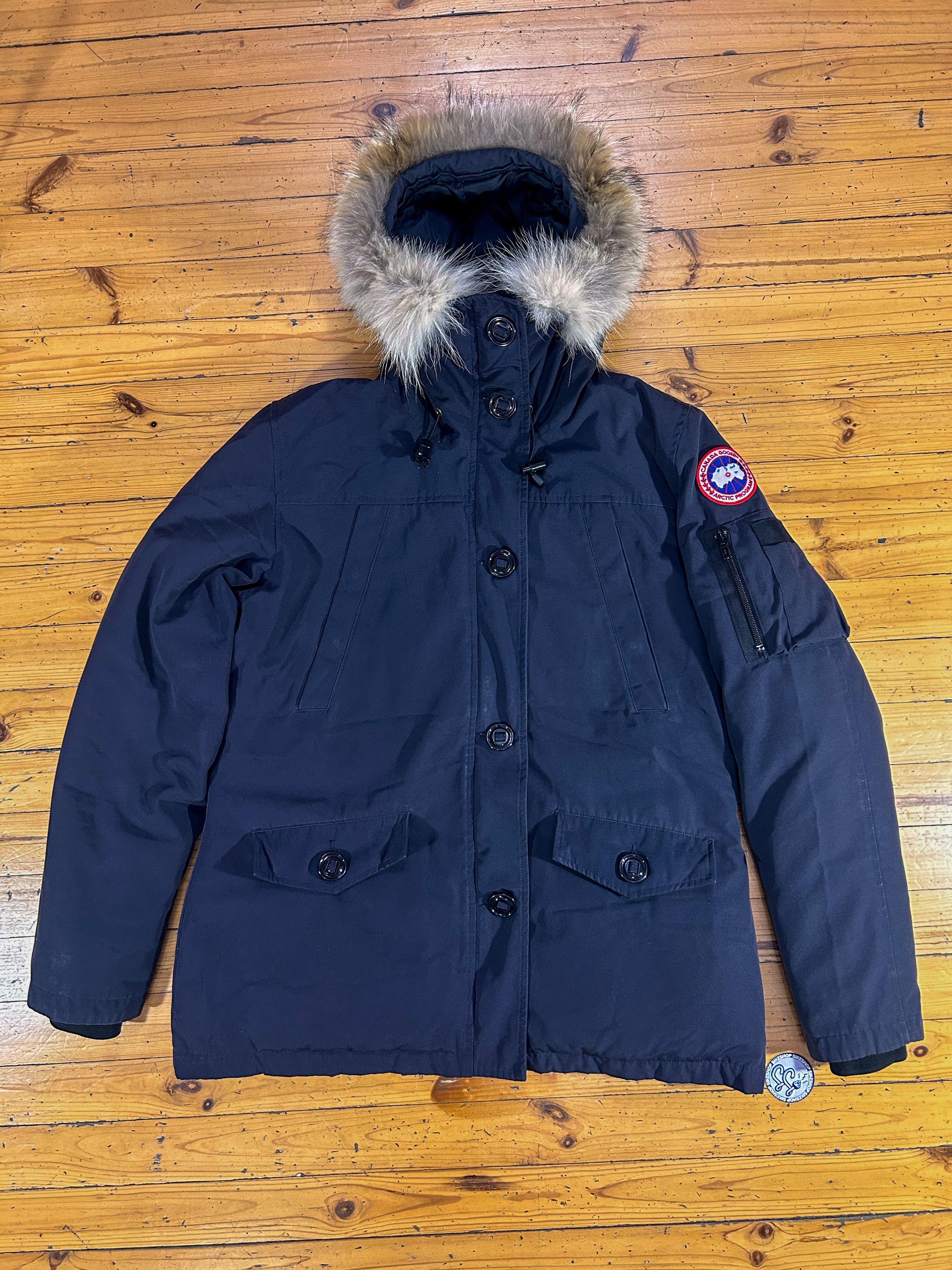 Canada Goose Canada Goose Montebello navy blue puffer with coyote fur Size XL / US 12-14 / IT 48-50 - 1 Thumbnail