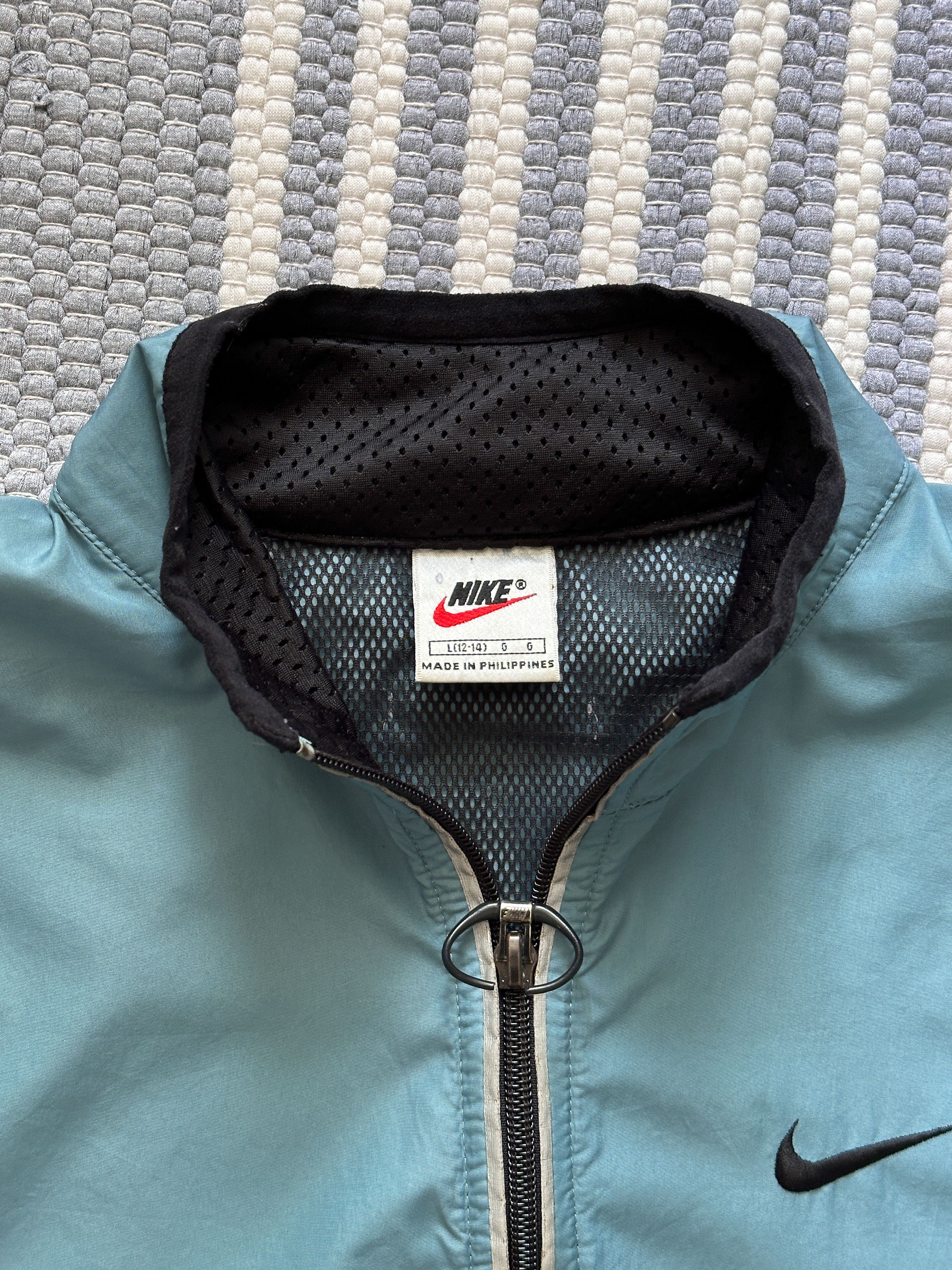 Nike Vintage Nike Track Light Jacket Size US L / EU 52-54 / 3 - 6 Thumbnail
