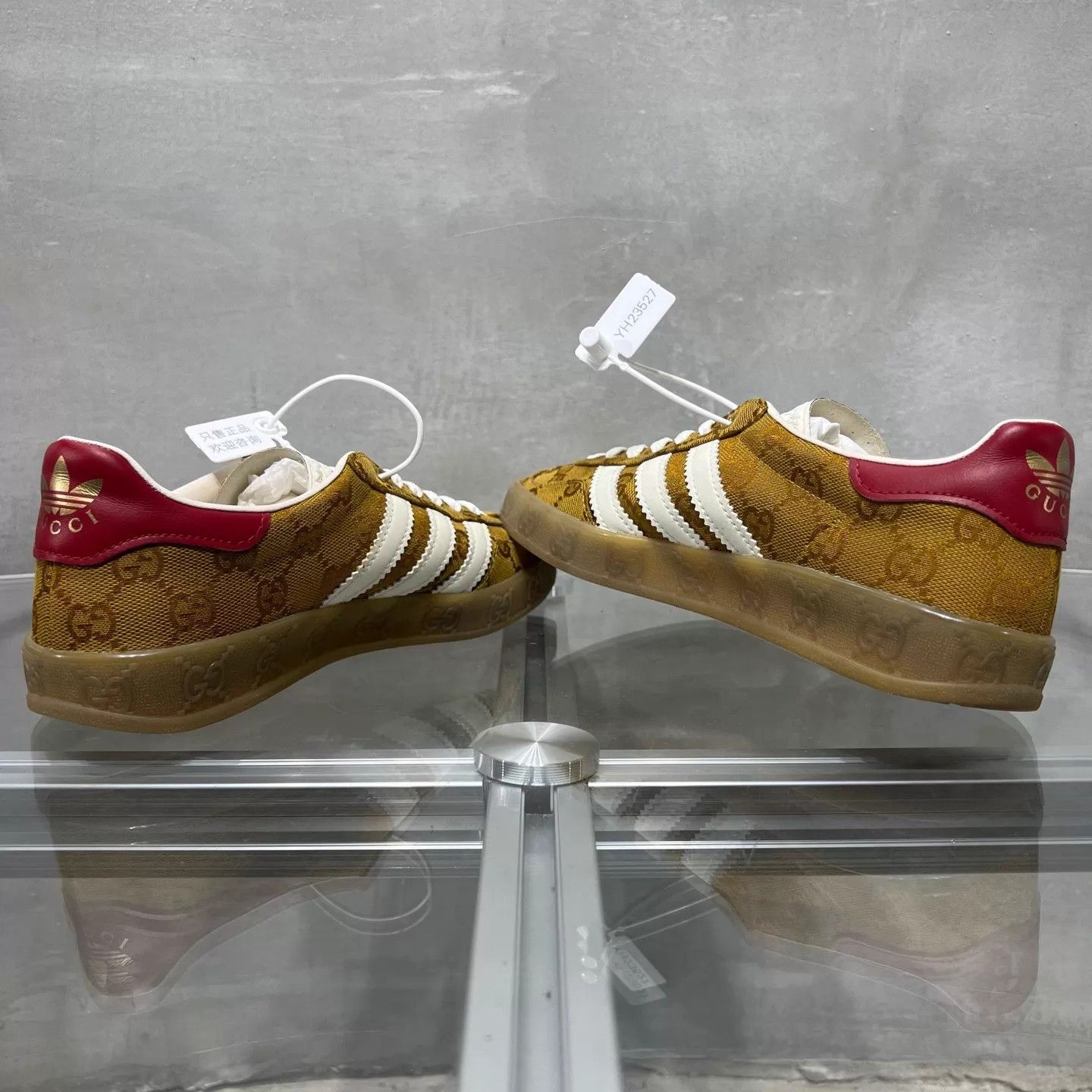 Gucci GUCCI x adidas Originals Gazelle Yellow Full Print 37 Size US 6 / IT 36 - 5 Thumbnail