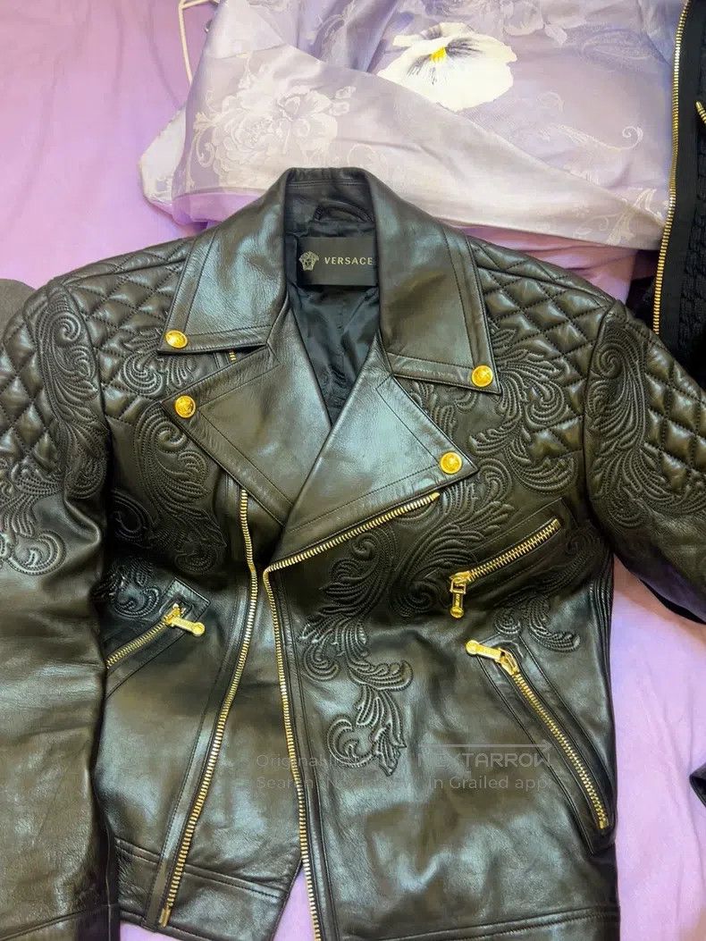Versace Versace Black leather jacket Size US L / EU 52-54 / 3 - 2 Thumbnail