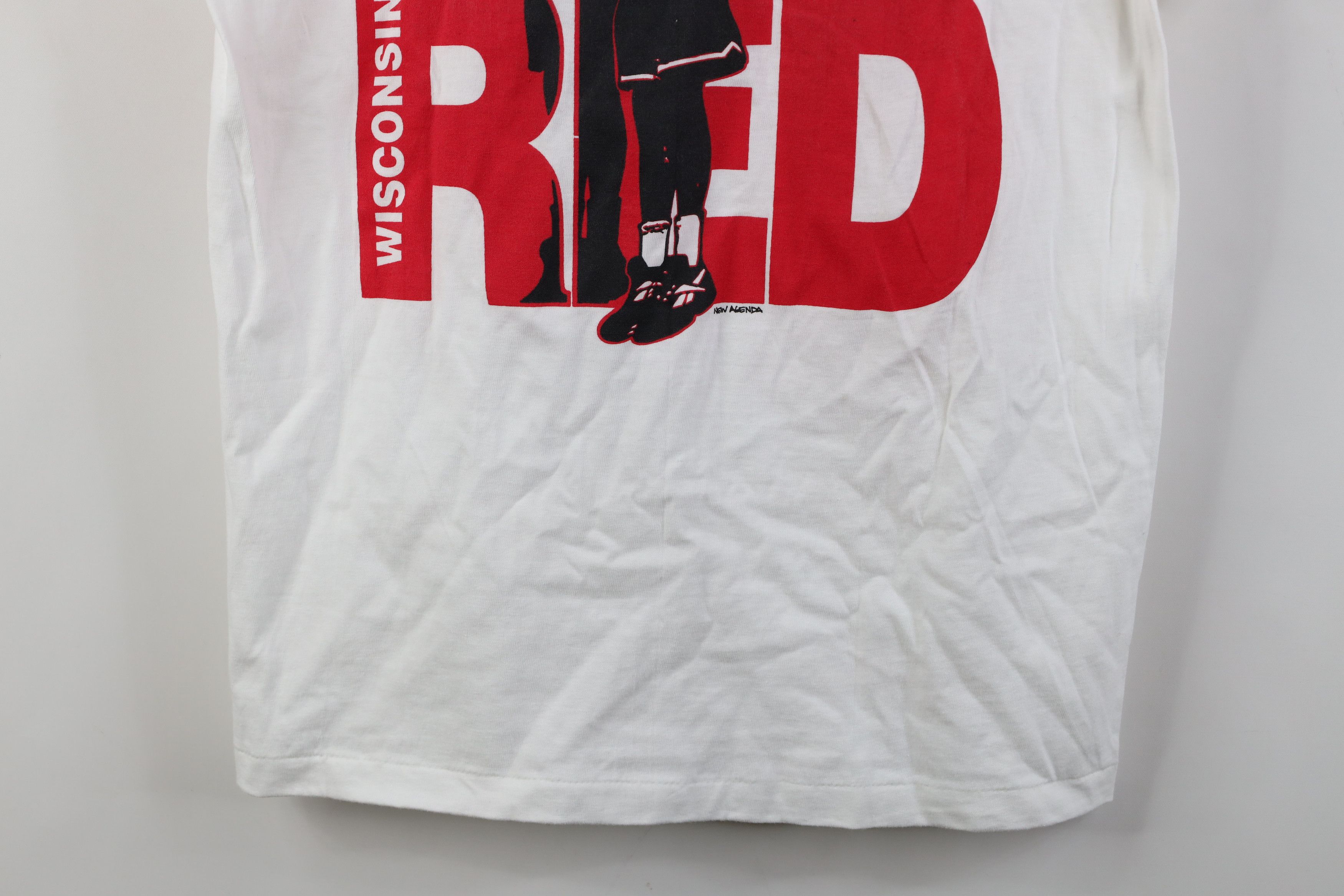 Vintage Vintage 80s 90s University of Wisconsin Basketball T-Shirt Size US M / EU 48-50 / 2 - 12 Thumbnail