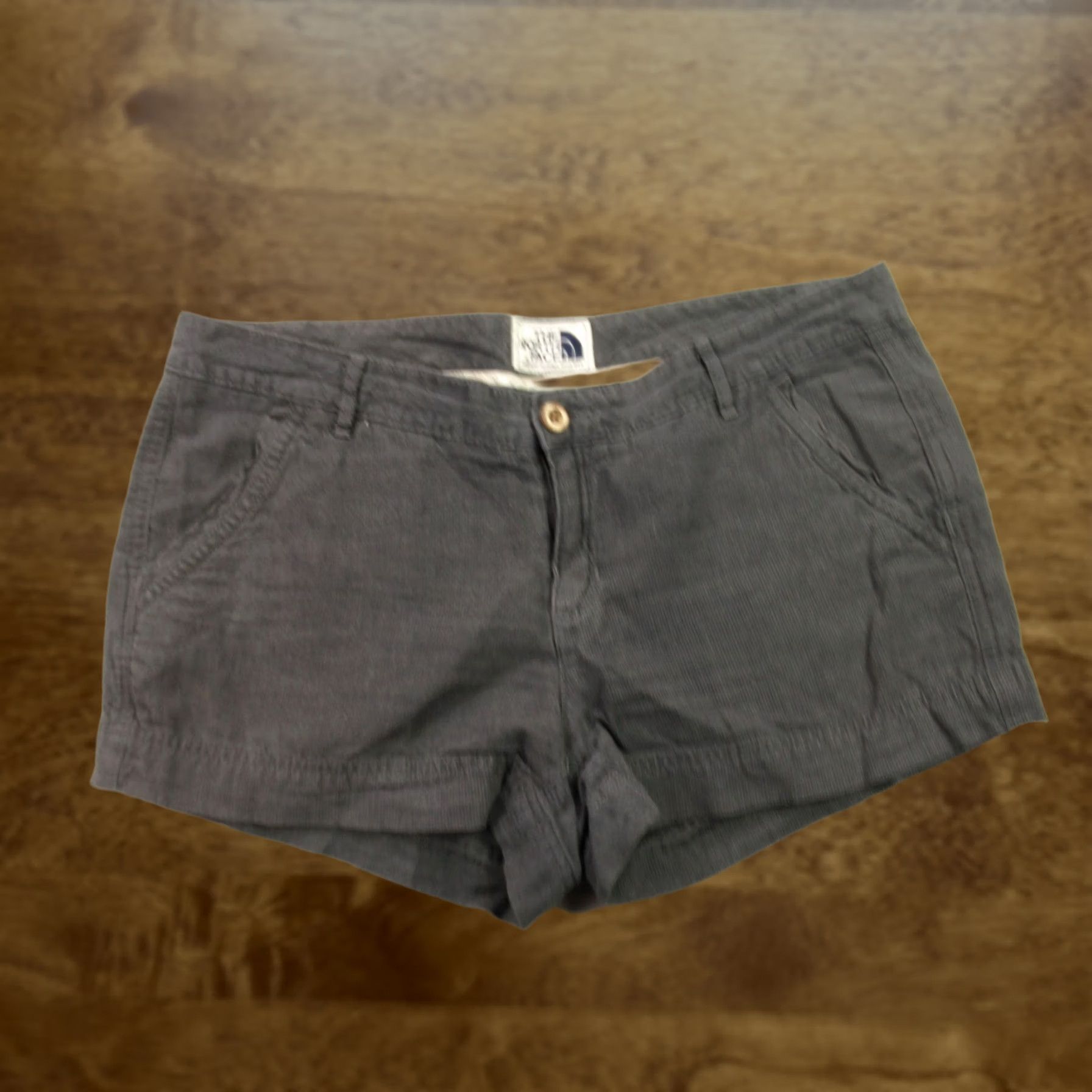 The North Face The North Face Shorts Womens 10 Lightweight Outdoors Pockets Chino Gray Size 32" / US 10 / IT 46 - 1 Thumbnail