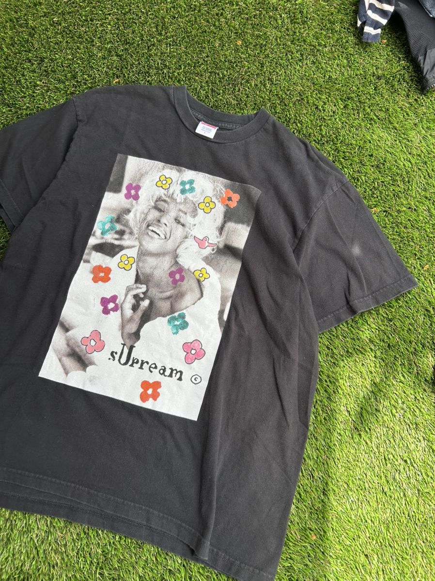 Supreme Supreme Noami Black Tee Size US L / EU 52-54 / 3 - 1 Thumbnail