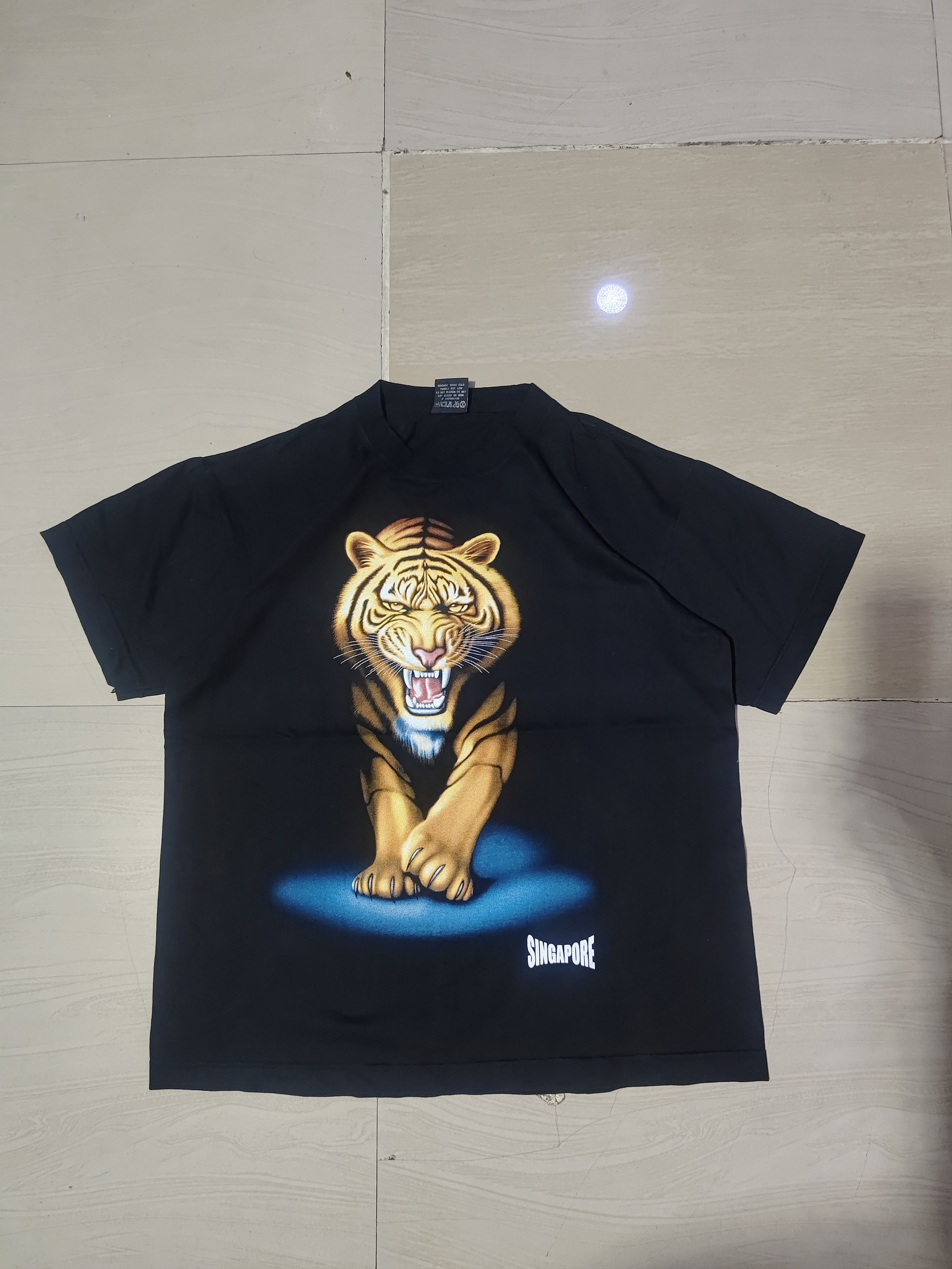 Other Red Rock of the tshirt black size L Size US L / EU 52-54 / 3 - 1 Thumbnail