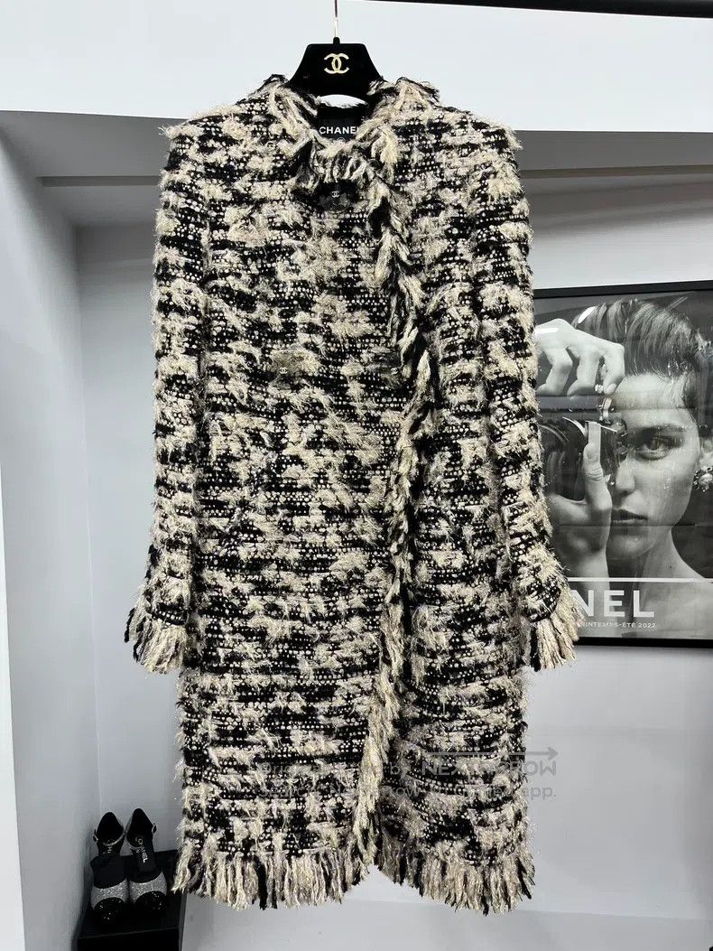 Chanel Chanel Metropolitan series tweed tassel long coat Size XS / US 0-2 / IT 36-38 - 1 Thumbnail