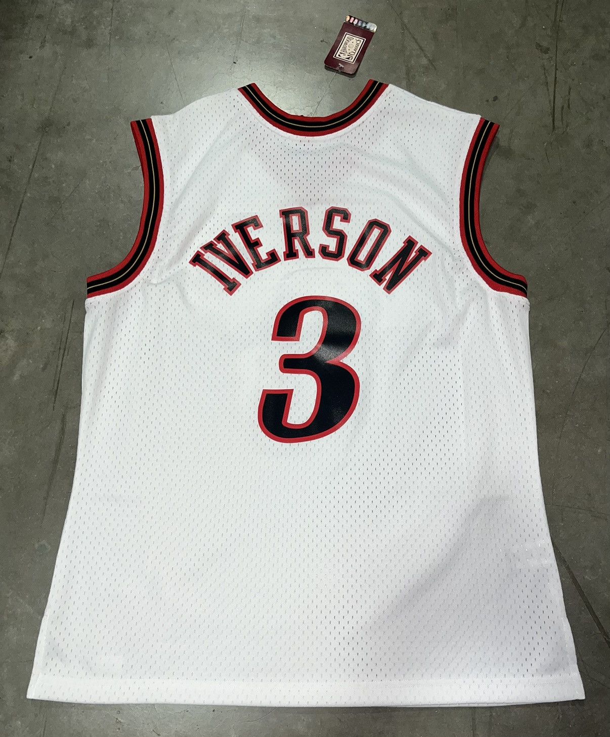Mitchell & Ness Allen Iverson Mitchell & Ness 76ers 2000-01 White Jersey Size US L / EU 52-54 / 3 - 4 Thumbnail