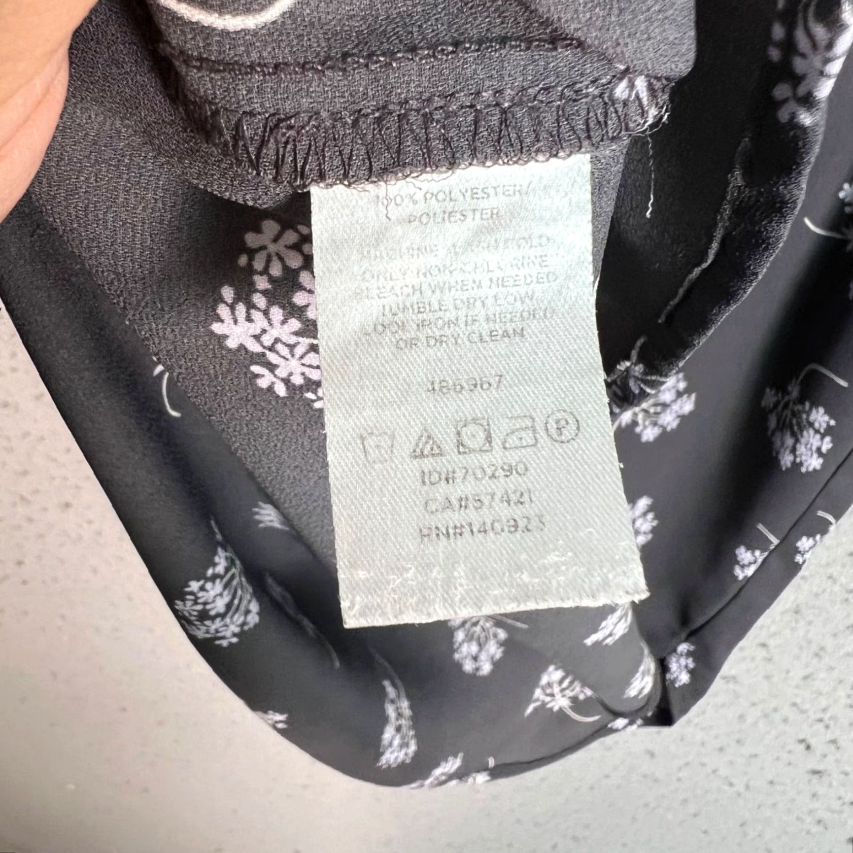 Loft Loft Blouse Small Black Floral Sleeveless Polyester Ruffle Trim Lightweight Size S / US 4 / IT 40 - 4 Thumbnail