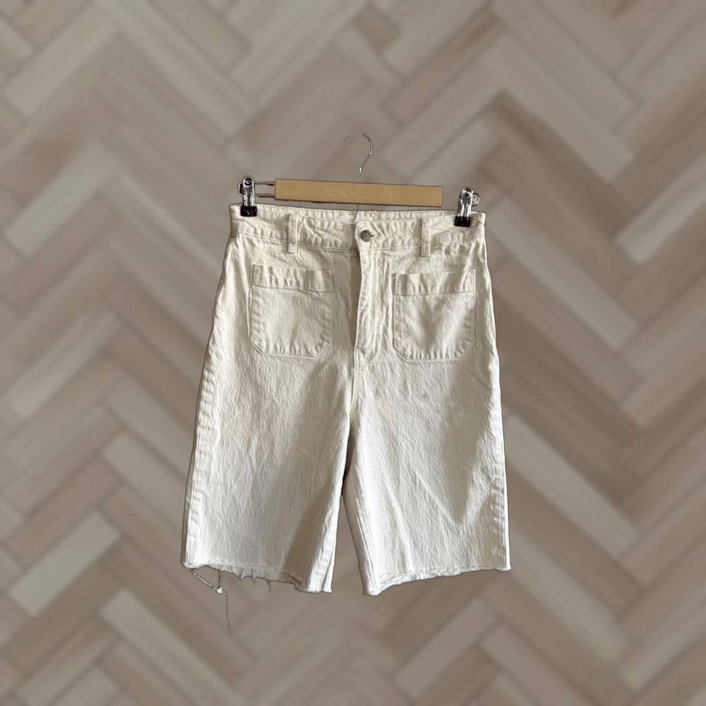Vintage VINTAGE Rollas Womens White Wide Leg High Rise Shorts Size 28 (Regular) Adults Women White Wide Leg High Rise Shorts 28 Size 28" / US 6 / IT 42 - 1 Thumbnail