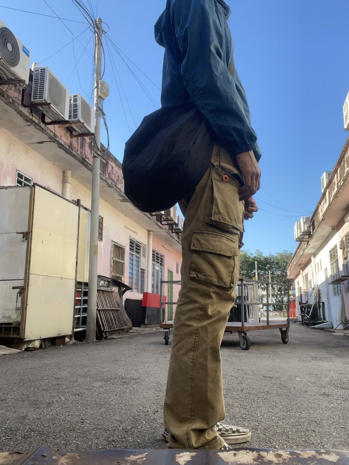 Japanese Brand × Jun Takahashi Undercover x uniqlo Sling Bag Size ONE SIZE - 7 Thumbnail