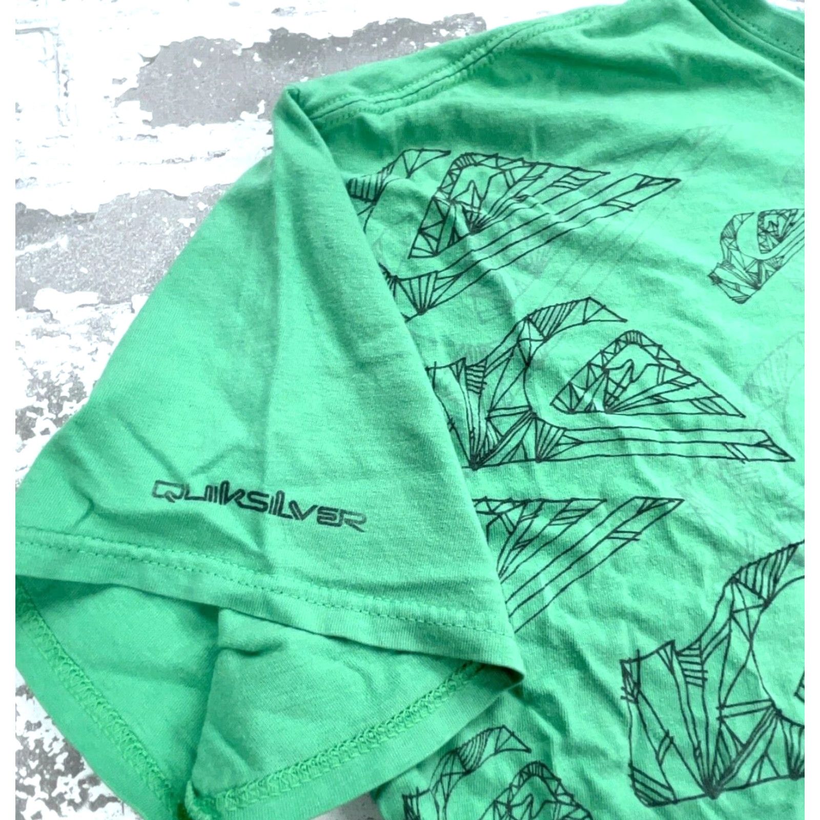 Quiksilver VINTAGE Quiksilver Shirt Men XL Green Geometric AOP All Over Crew Neck Short Sleeve T-Shirt 00s Outdoor Mens Size US XL / EU 56 / 4 - 4 Thumbnail