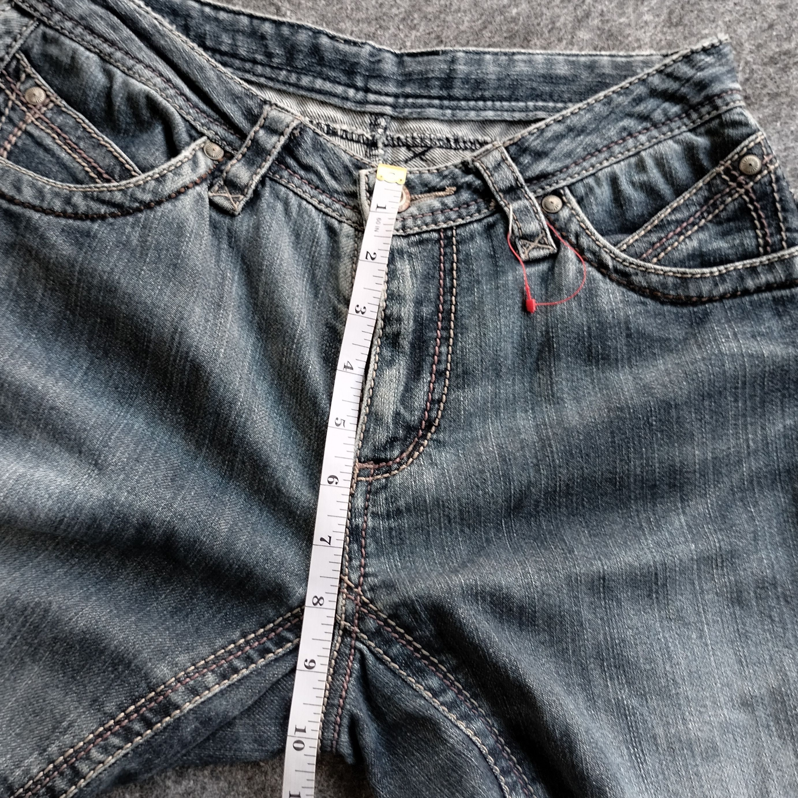 Tornado Mart Jouer aux echecs distressed flare jeans Size US 28 / EU 44 - 12 Thumbnail