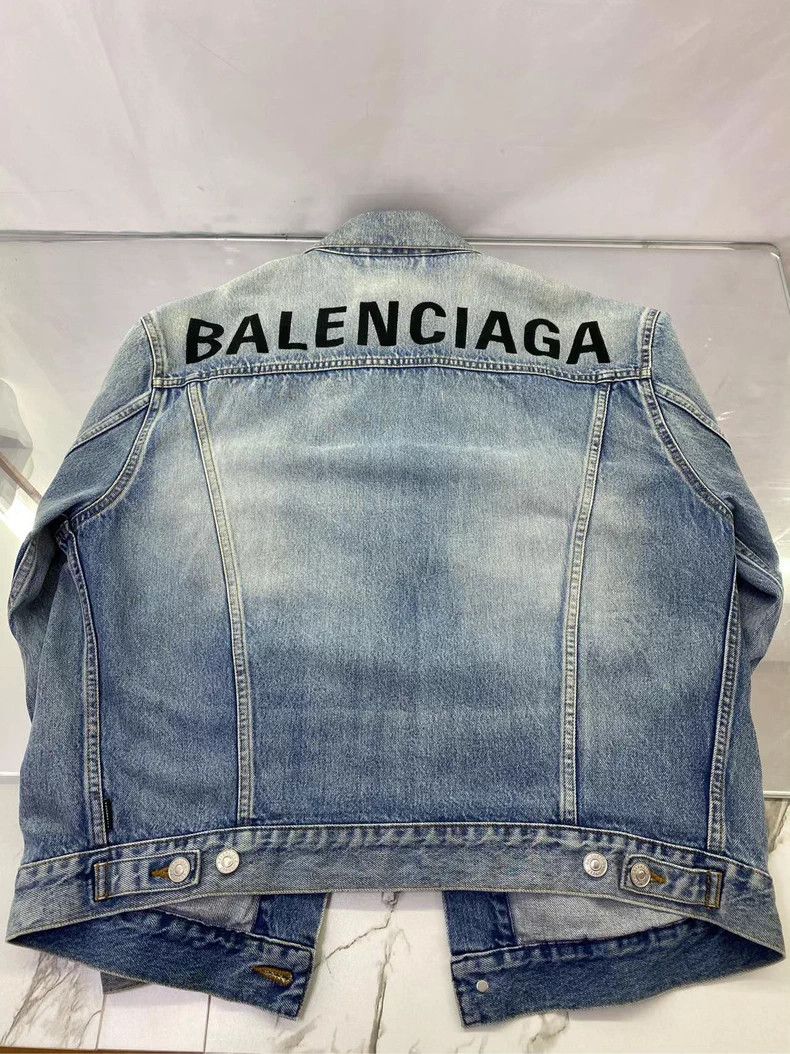 Balenciaga Balenciaga Denim Jacket Back Logo - dmc Size US L / EU 52-54 / 3 - 1 Thumbnail