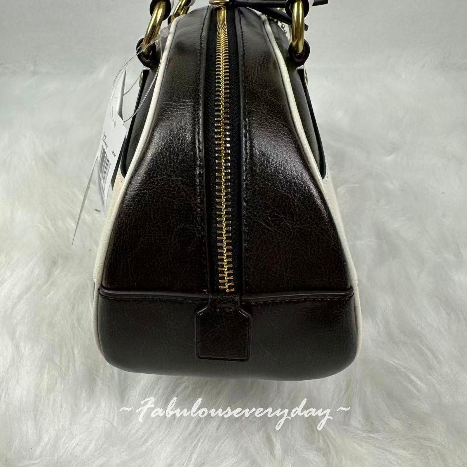 Coach Coach Coachtopia Bowling Shoulder Bag Black/Chalk CDU49 NWT Size ONE SIZE - 3 Thumbnail