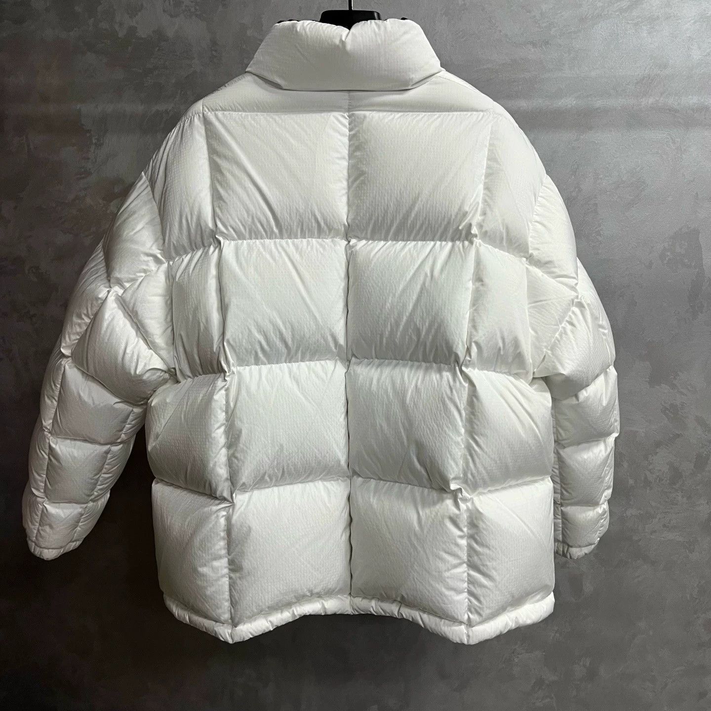 Louis Vuitton Louis Vuitton White Stand Collar Zip Down Jacket Size US S / EU 44-46 / 1 - 5 Thumbnail
