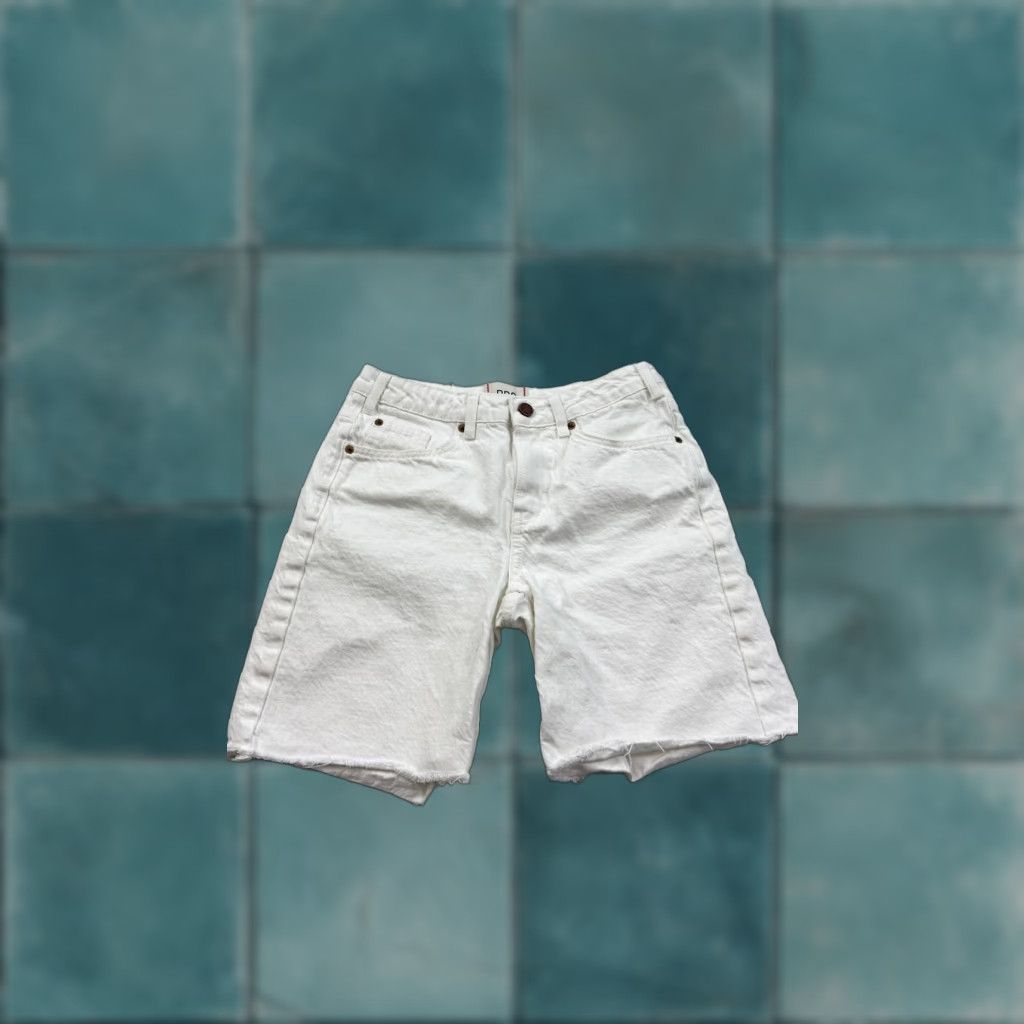 Bdg BDG Womens Denim Shorts 26 White Cutoff 100% Cotton Zip Fly 5 Pocket Size 26" / US 2 / IT 38 - 1 Thumbnail