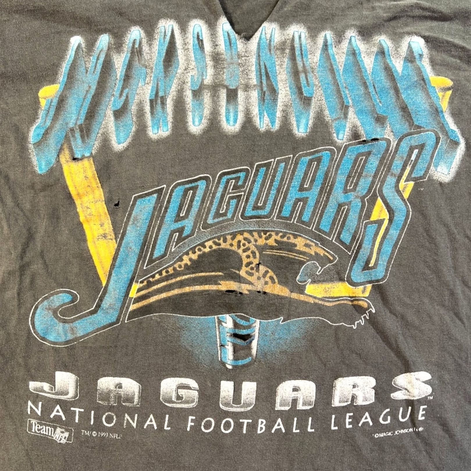 NFL VINTAGE Magic Johnson Jaguars T Shirt Mens L Black 1993 NFL Distressed Graphic Tee Grunge Sportswear Football 90s Mens Size US L / EU 52-54 / 3 - 3 Thumbnail