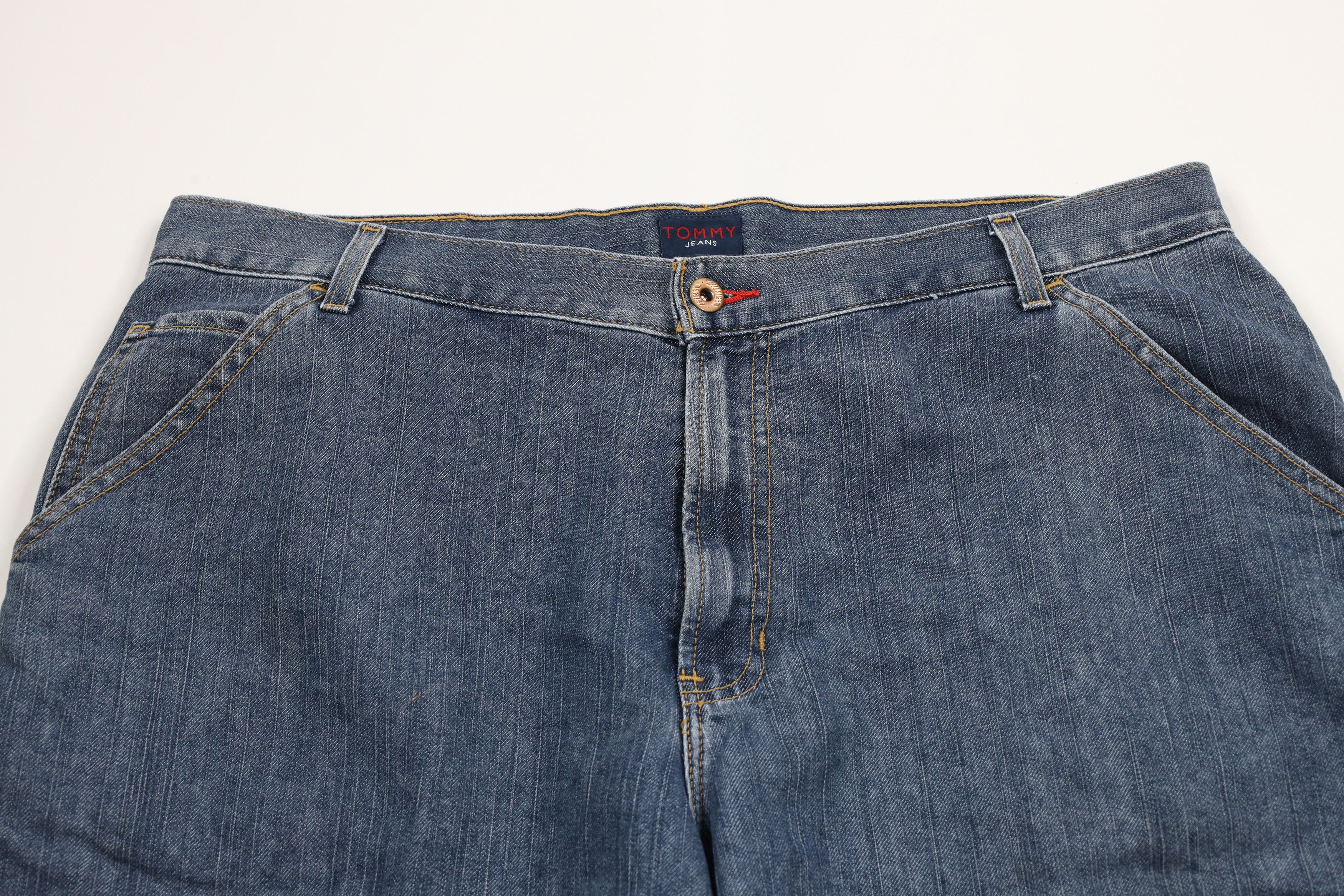 Tommy Hilfiger × Vintage Vintage Y2K 2001 Tommy Hilfiger Baggy Fit Denim Shorts Jorts Size US 38 / EU 54 - 2 Thumbnail