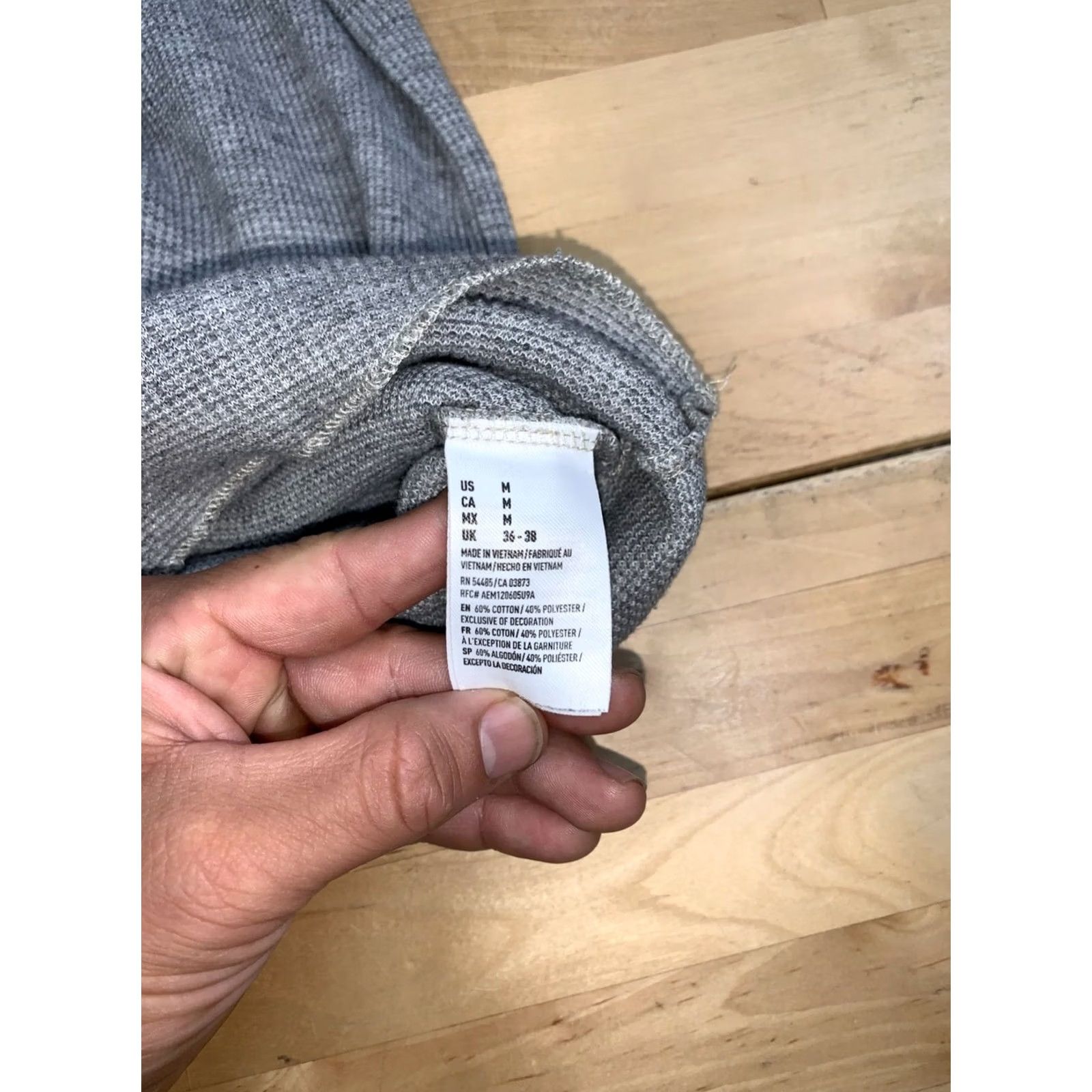 American Eagle Outfitters American Eagle Outfitters Henley T-Shirt Shirt Long Sleeve Men M Gray Thermal Knit Cotton Classic Preppy 90s Season: Winter Fall Spring Mens Size US M / EU 48-50 / 2 - 6 Thumbnail