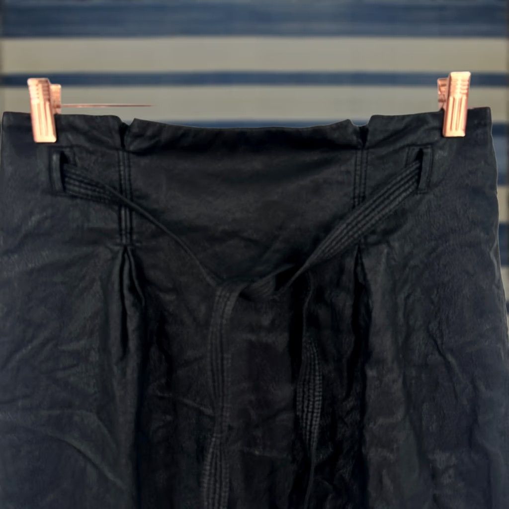 Free People Free People Black Faux Leather Paperbag Waist Tie Front Mini Skirt Size 10 Size 32" / US 10 / IT 46 - 1 Thumbnail