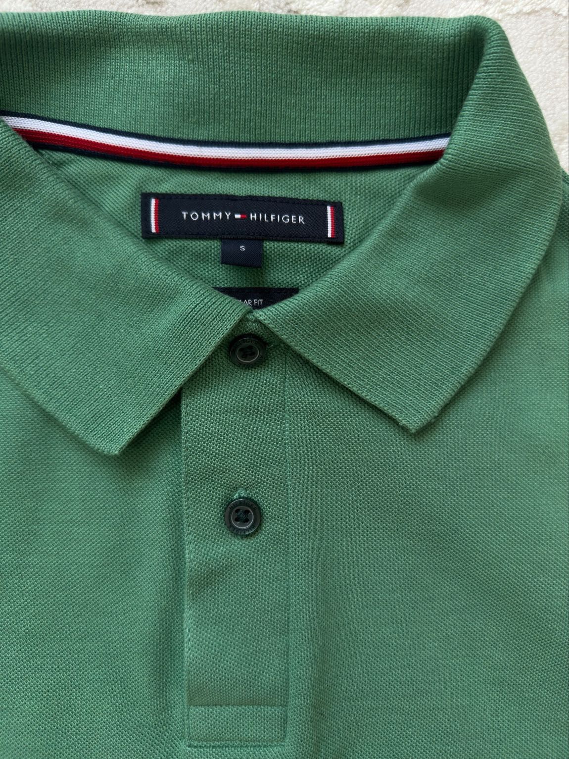 Tommy Hilfiger Tommy Hilfiger Embossed Polo Shirt Size US S / EU 44-46 / 1 - 3 Thumbnail