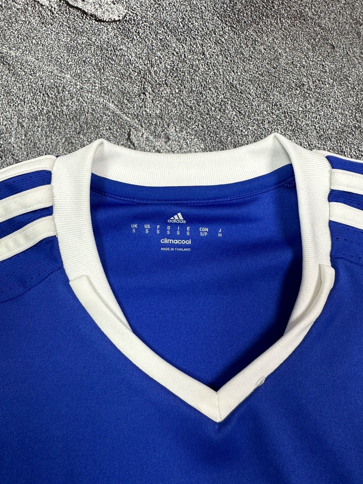 Adidas Cardiff City Soccer Jersey Football 2015/16 with autographs Size US S / EU 44-46 / 1 - 9 Thumbnail