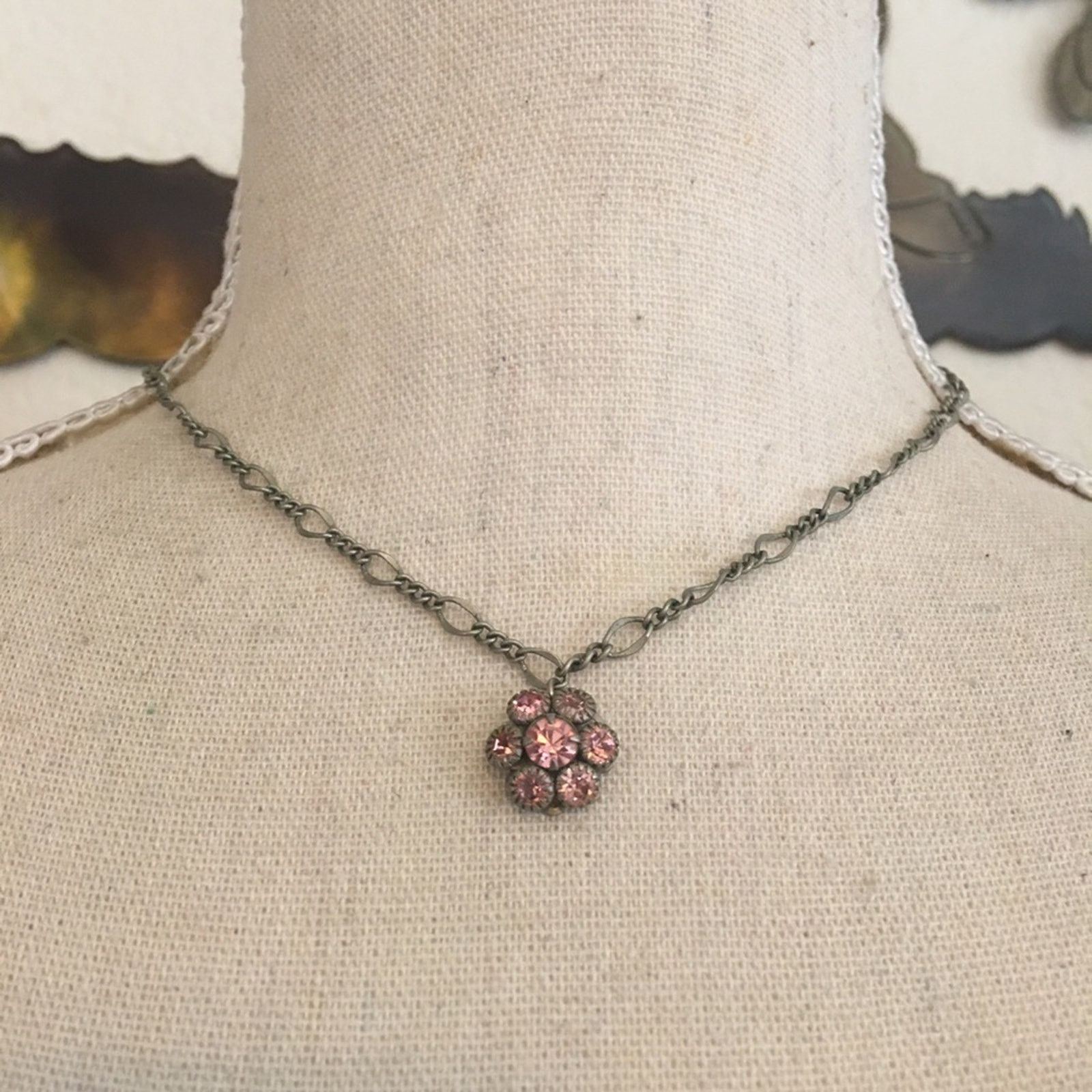 Vintage Vintage 80s pink rhinestone pendant on chain Size ONE SIZE - 1 Thumbnail