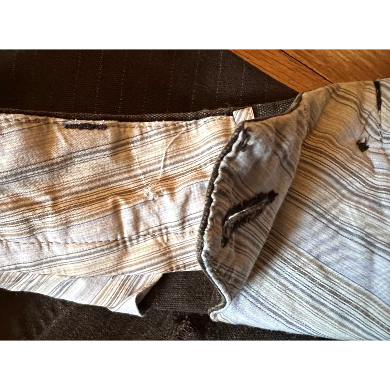 Banana Republic VINTAGE Banana Republic Heritage Trousers Pants Mens 33x30 Brown Pinstripe Boho 2005 Mens Regular Brown Pinstripe Trousers Size US 33 - 7 Thumbnail