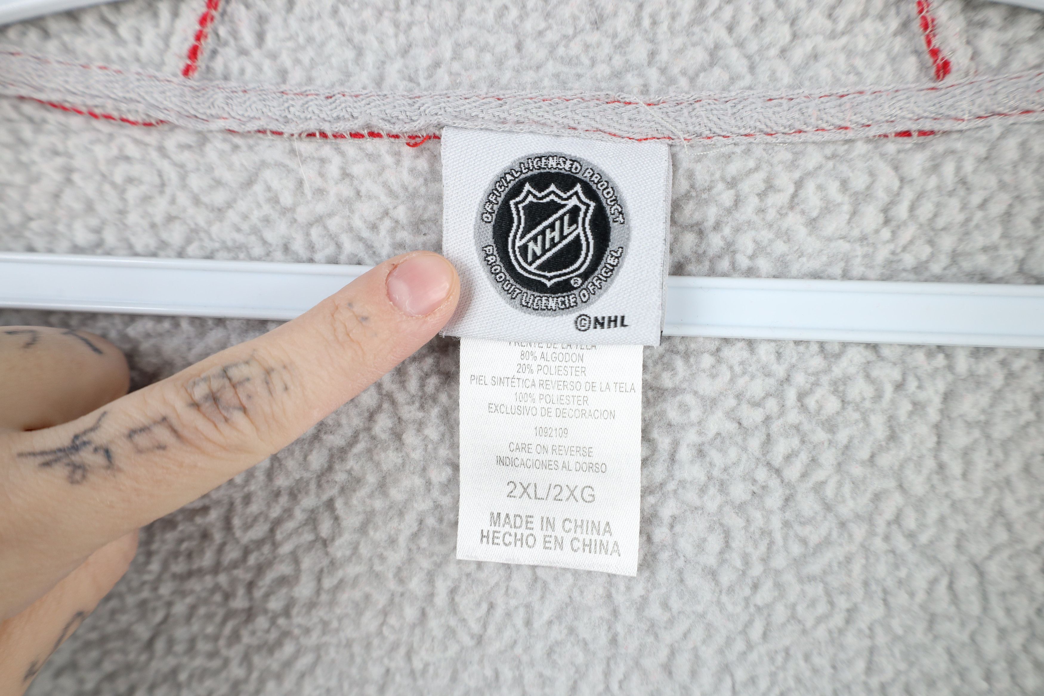 Vintage Vintage Y2K NHL Lined Heavyweight Detroit Red Wings Hoodie Size US XXL / EU 58 / 5 - 11 Thumbnail