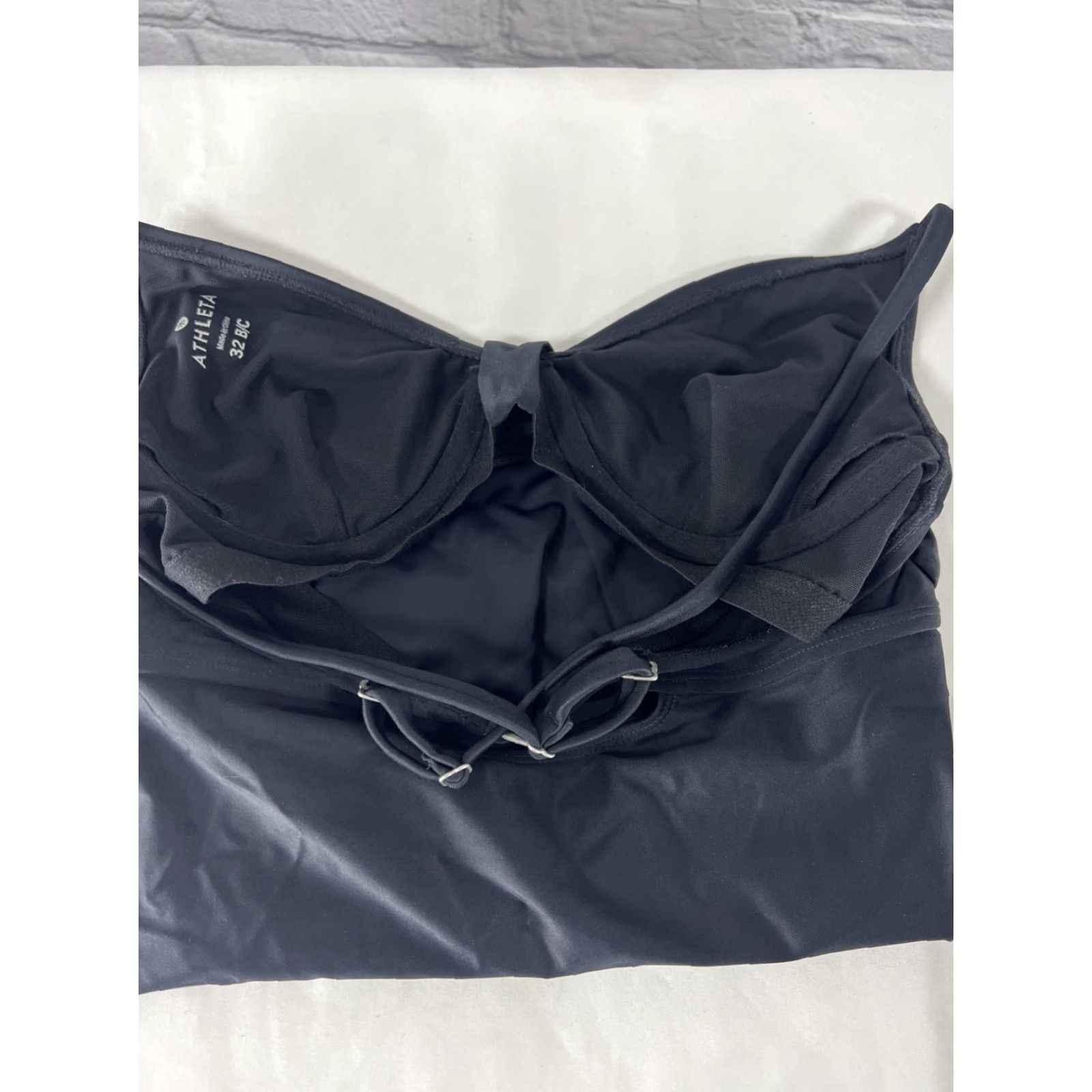 Athleta **ATHLETA BLACK UNDERWIRED TANKINI SWIM TOP SIZE 32** User: **BLACK ATHLETA UNDERWIRED TANKINI SWIM TOP SIZE 32** Size XXS / US 00 / IT 34 - 6 Thumbnail
