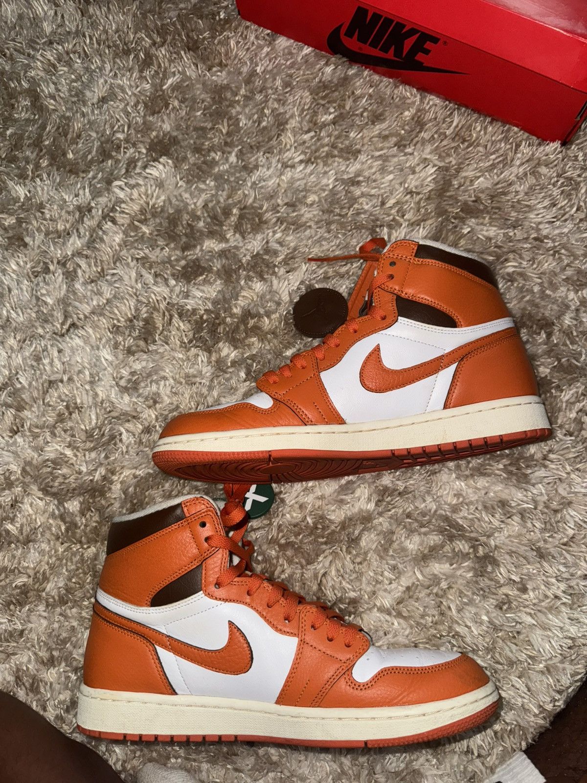Jordan Brand Jordan 1 Retro High OG Starfish Size US 10 / EU 43 - 2 Thumbnail