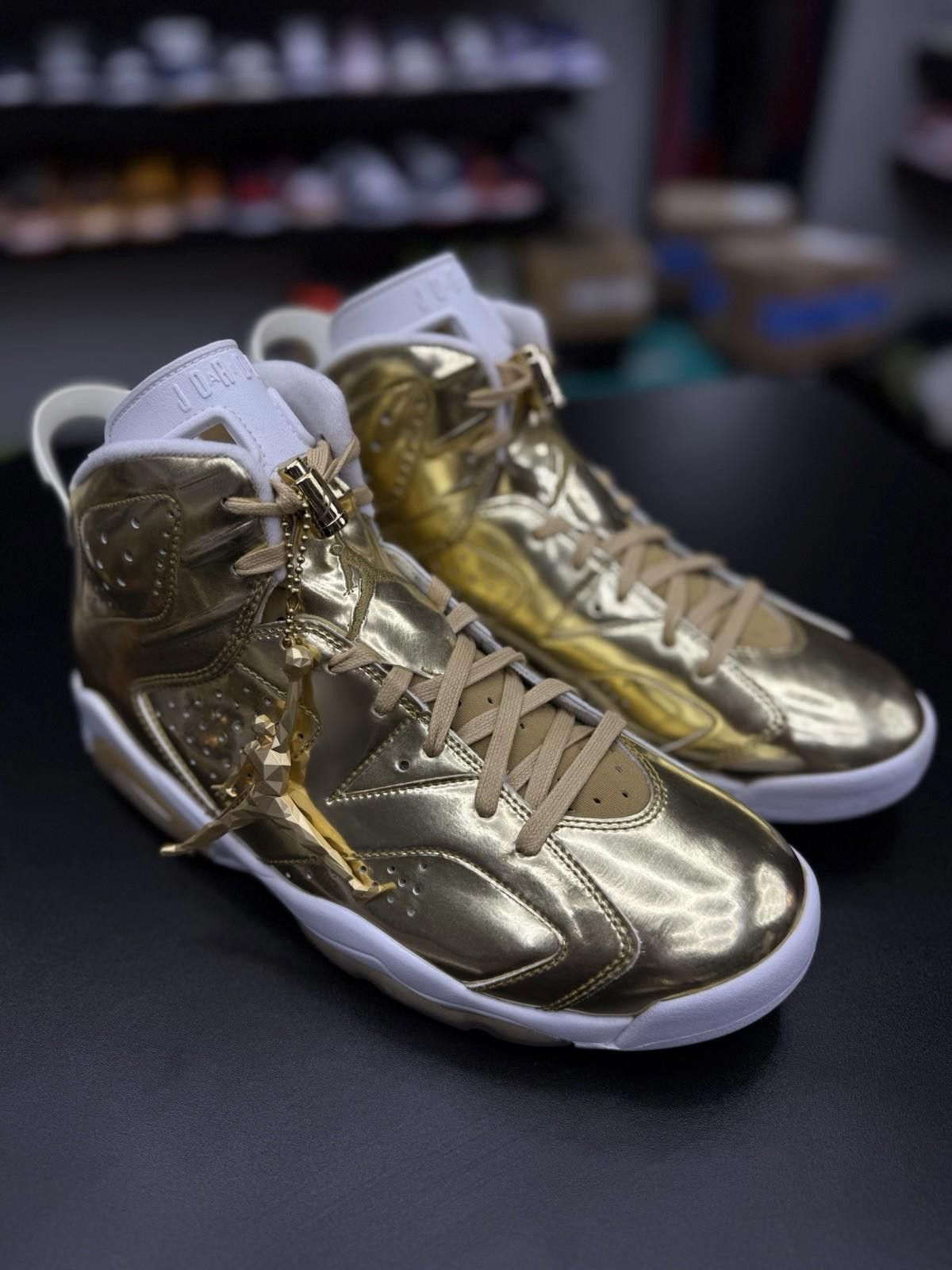 Jordan Brand Size 10 - Air Jordan 6 Retro Pinnacle (854271-730) Size US 10 / EU 43 - 4 Thumbnail