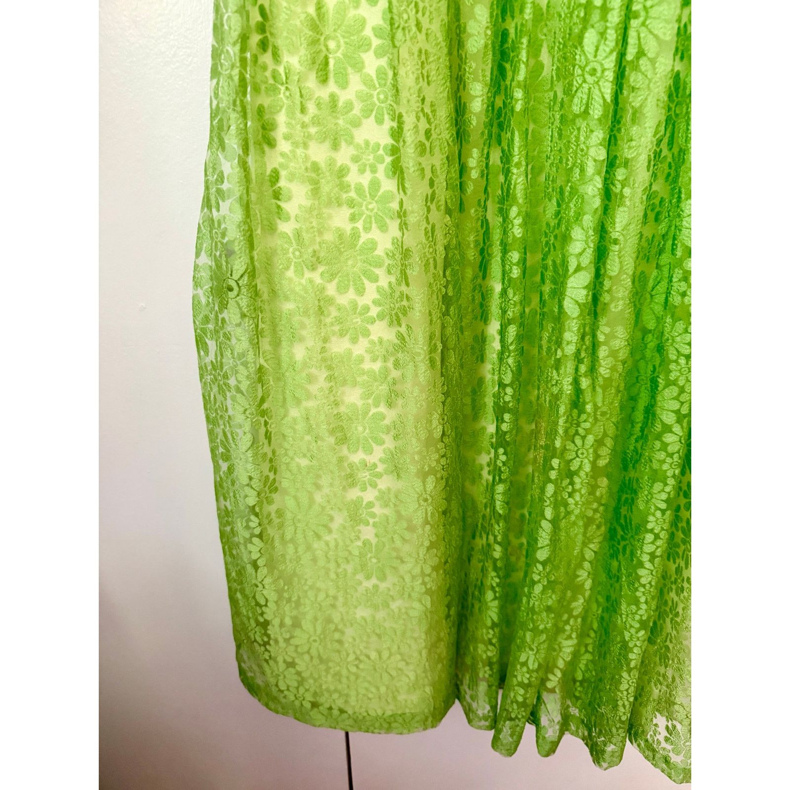 Vintage Vintage 50's/60's Bright Lime Green Daisy Lace Maxi Dress XS Size XS / US 0-2 / IT 36-38 - 5 Thumbnail