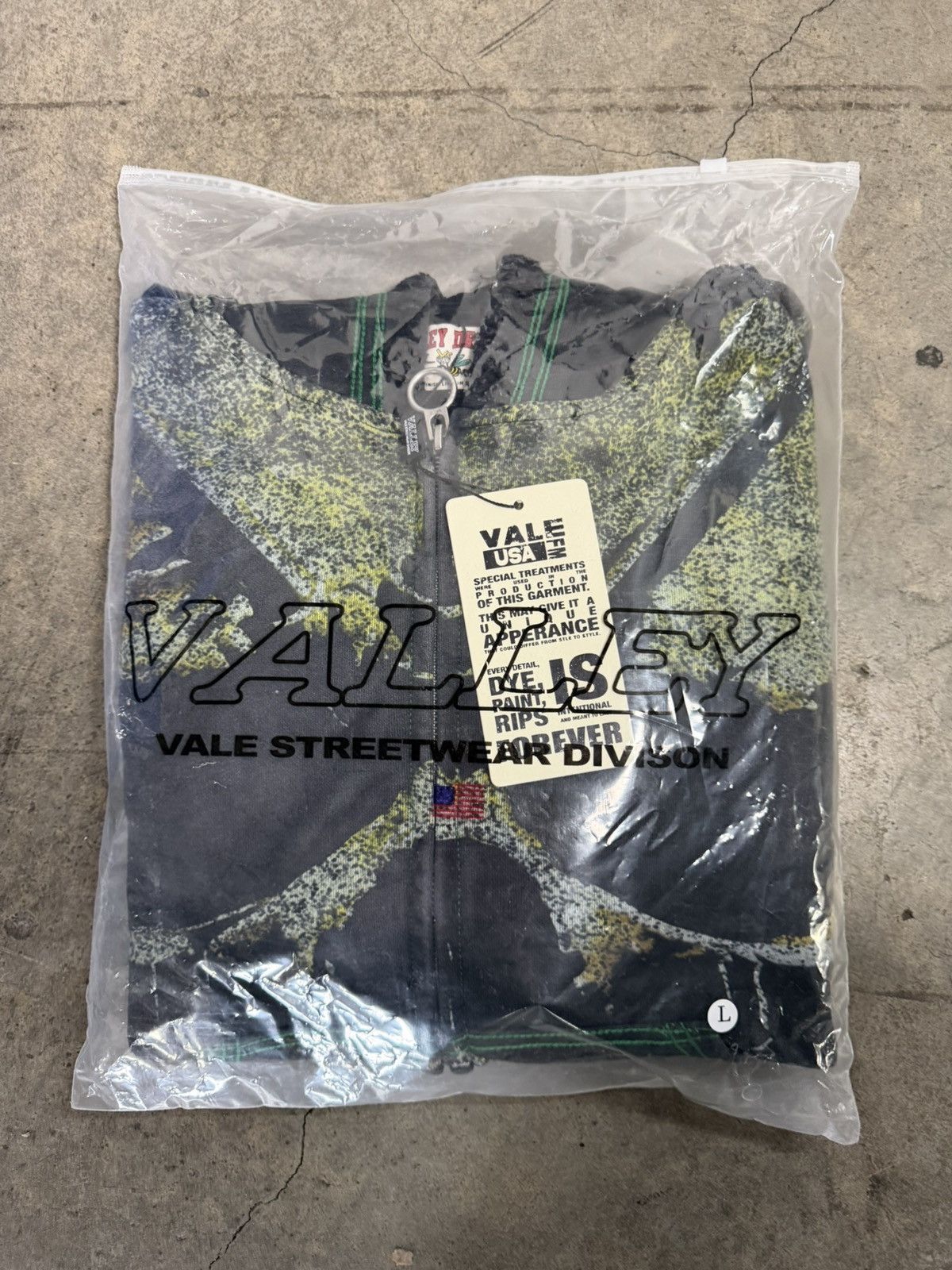 Vale Vale Forever Gravedigger Zip Up 'Black' Size US L / EU 52-54 / 3 - 9 Thumbnail