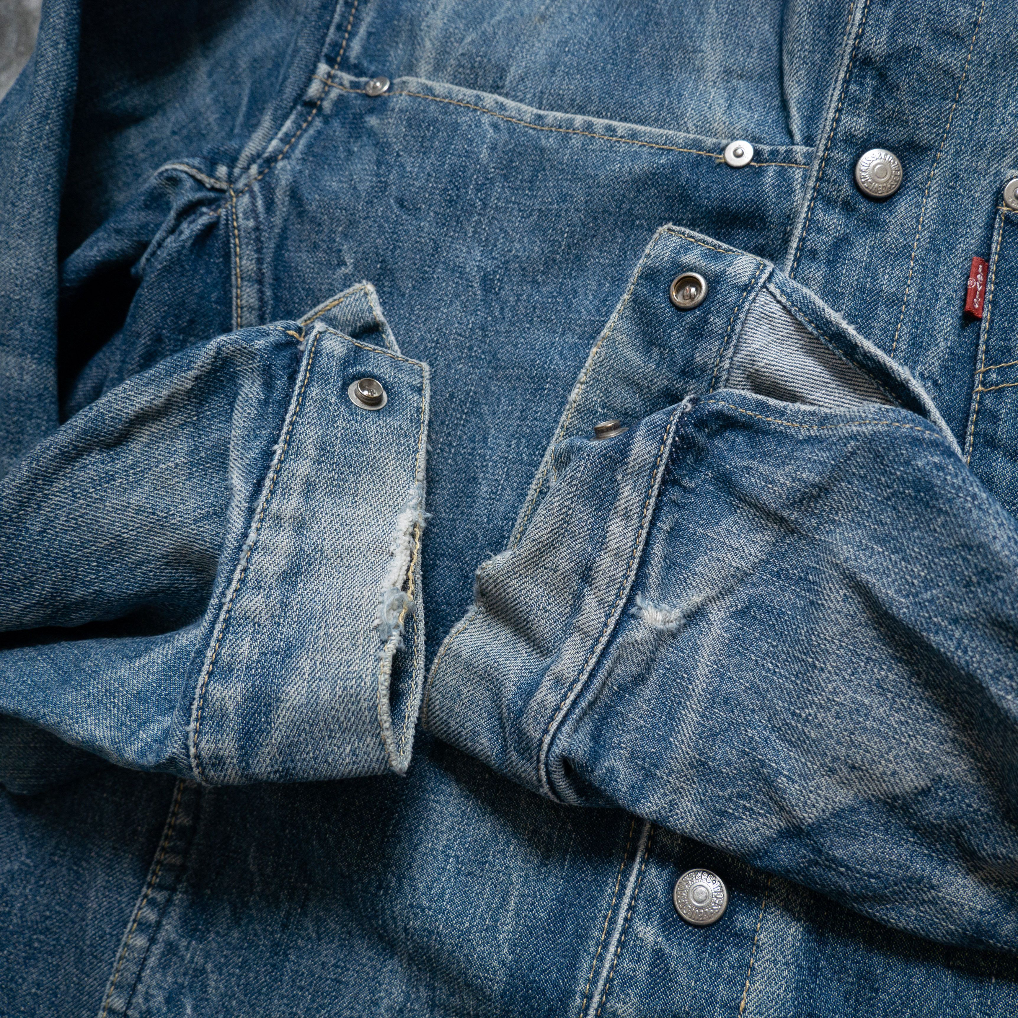 Levi's × Vintage Vintage 00s Levis Engineered Denim Trucker Jacket Distressed Size US M / EU 48-50 / 2 - 4 Thumbnail