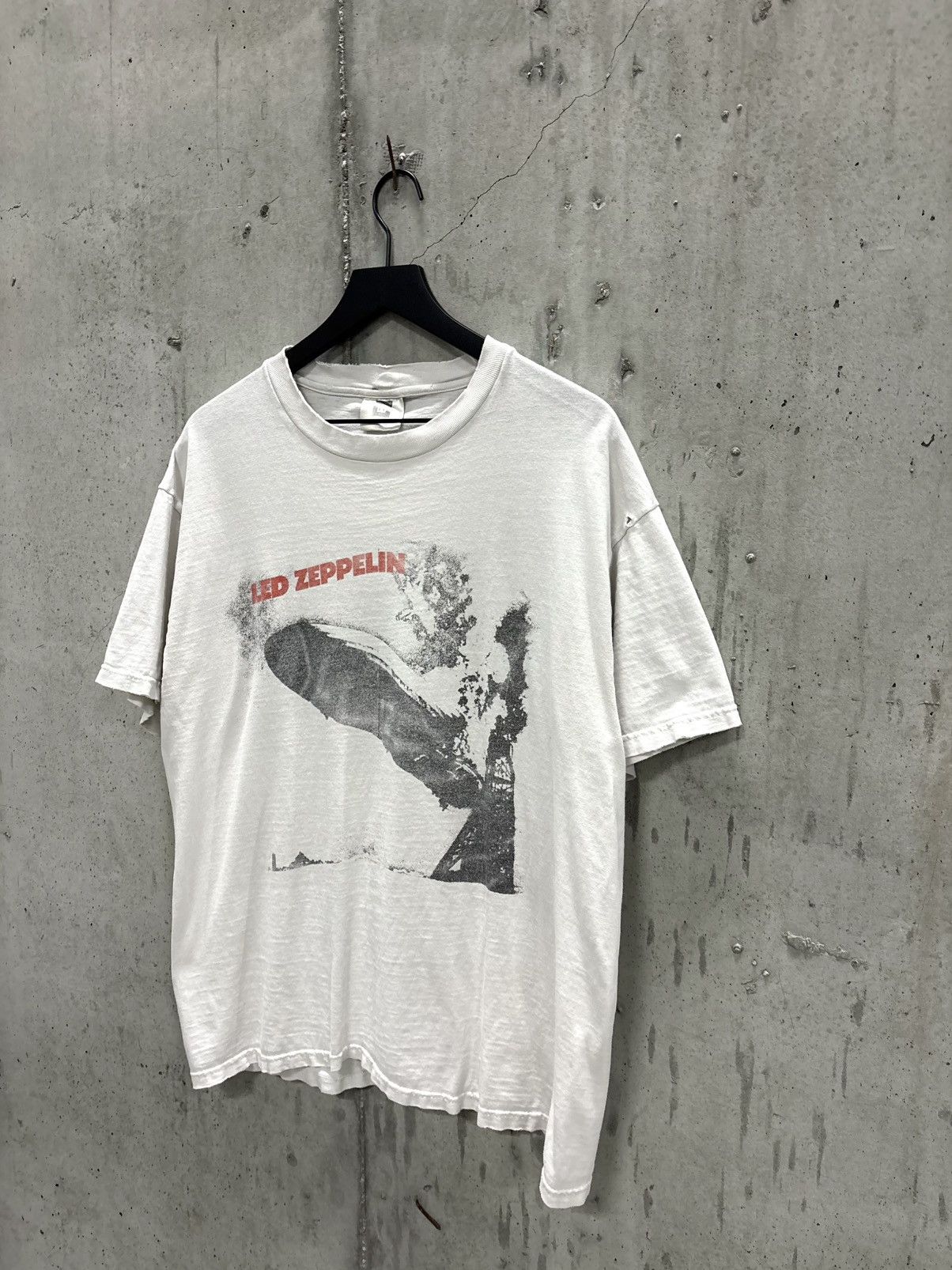 Band Tees Vintage Led Zeppellin Shirt Faded Distressed GRUNGE Band Size US XL / EU 56 / 4 - 2 Thumbnail