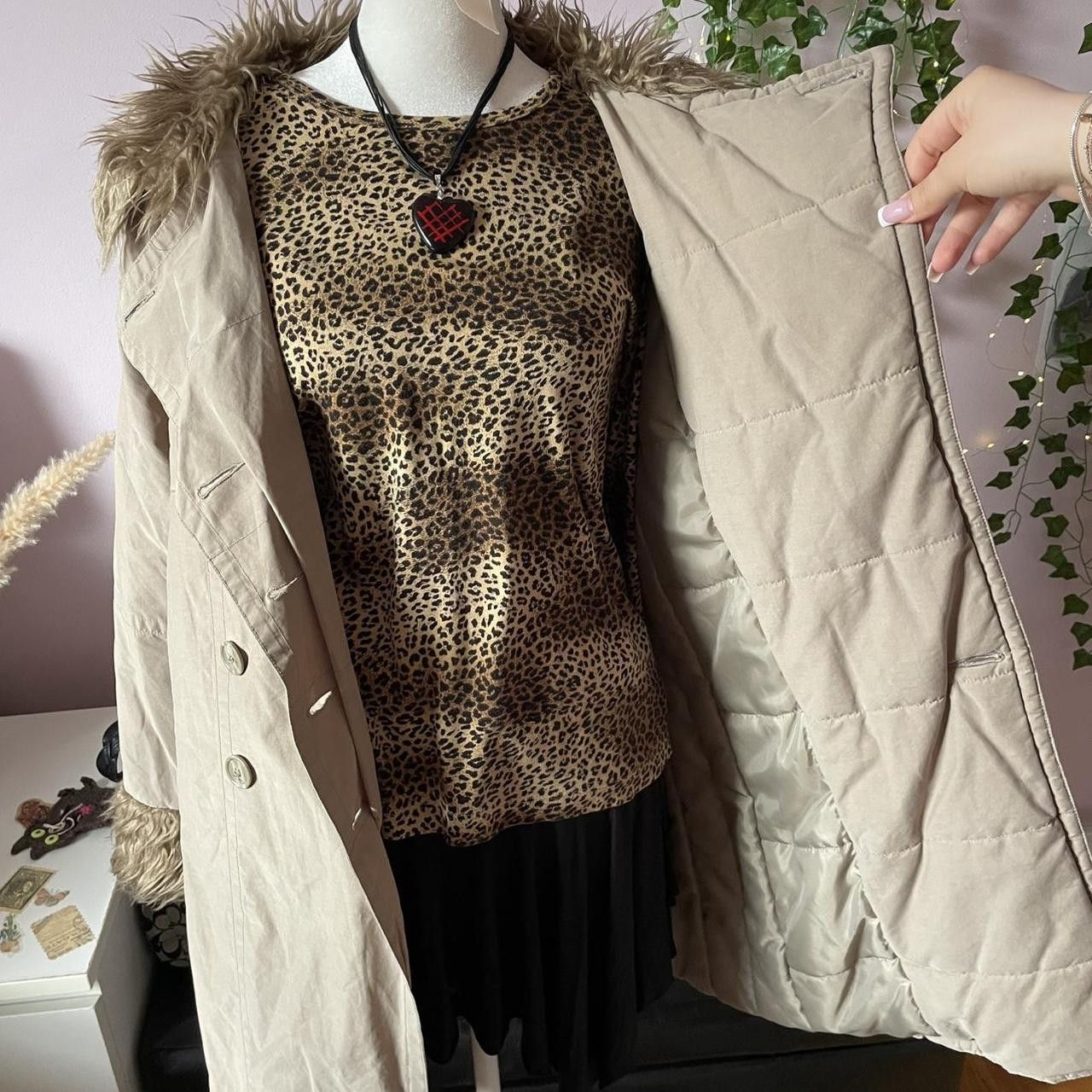Le Chateau Vintage Le Chateau Tan Trench Coat with Faux Fur Trim Size L / US 10 / IT 46 - 5 Thumbnail