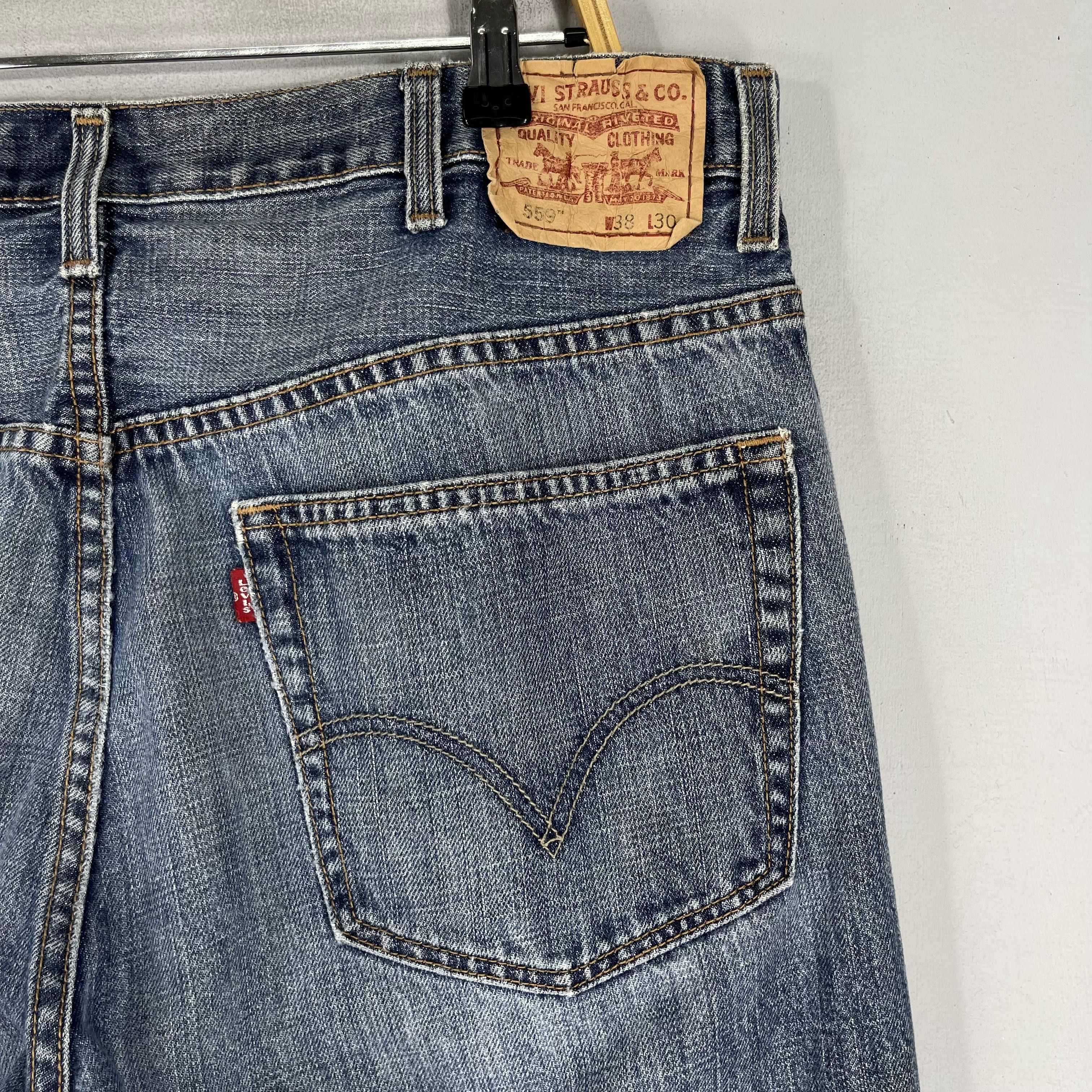 Levi's Size 37 Vintage Levis 559 Distressed Medium Wash Jeans Size US 37 - 9 Thumbnail