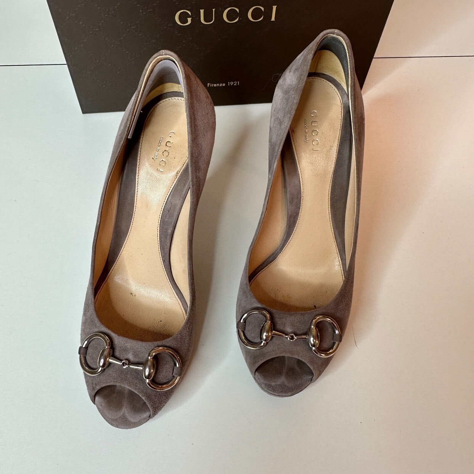 Gucci Gucci Kid Scamosciato Gray Suede Open Toe Stiletto 38 Size US 7.5 / IT 37.5 - 1 Thumbnail