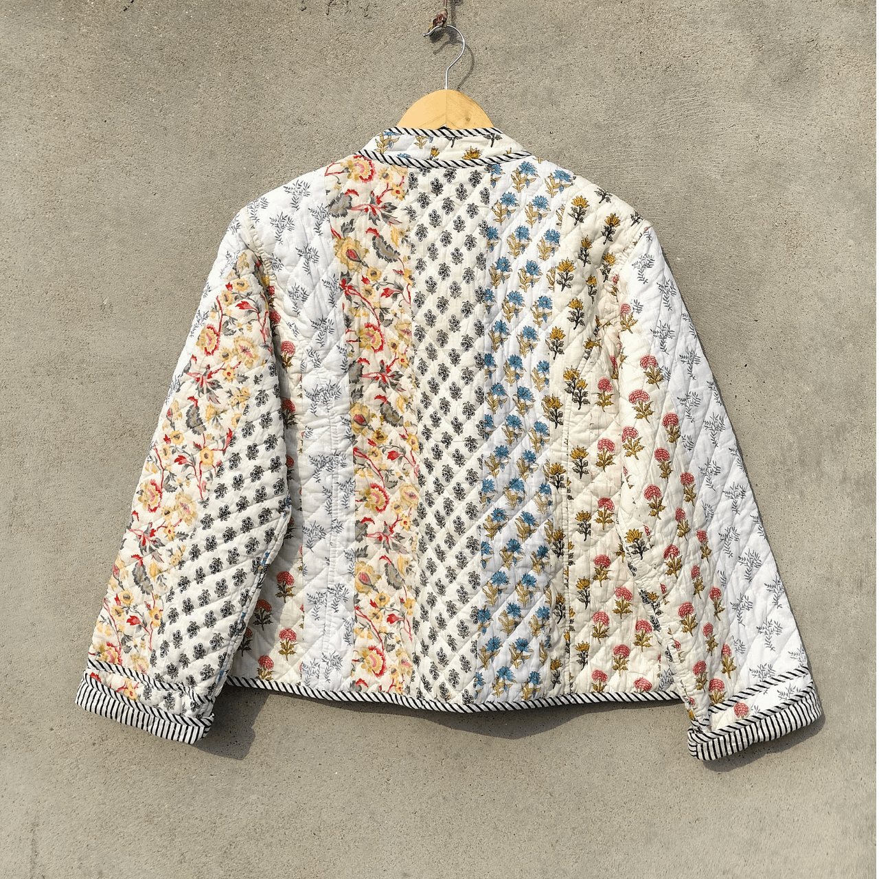 Handmade Vintage Quilted Jacket, Patchwork Handmade Jacket Short Coat Size S / US 4 / IT 40 - 2 Thumbnail