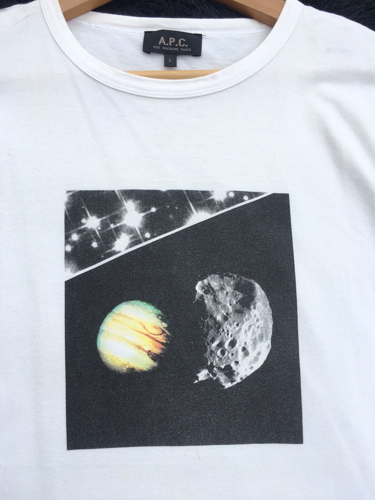 A.P.C. Rare Vintage A.P.C Planets Tshirt Size US L / EU 52-54 / 3 - 7 Thumbnail