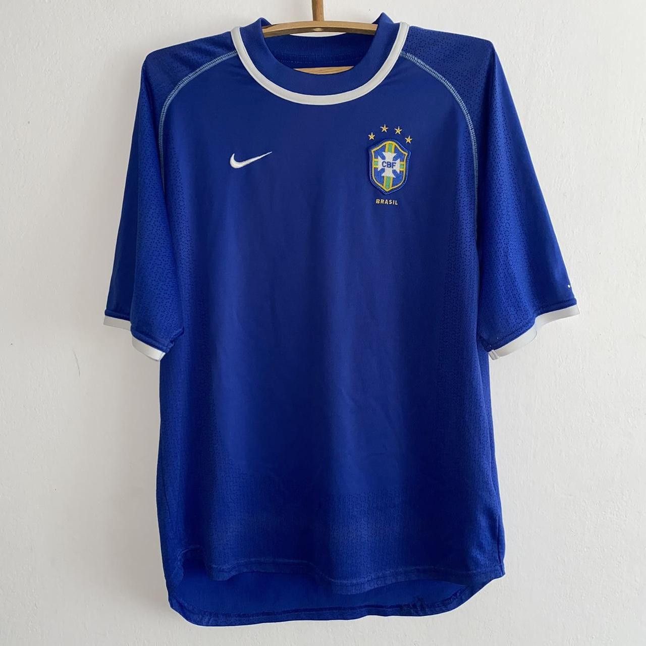 Nike Nike Brazil 2000 2001 2002 away shirt. Size US M / EU 48-50 / 2 - 1 Thumbnail