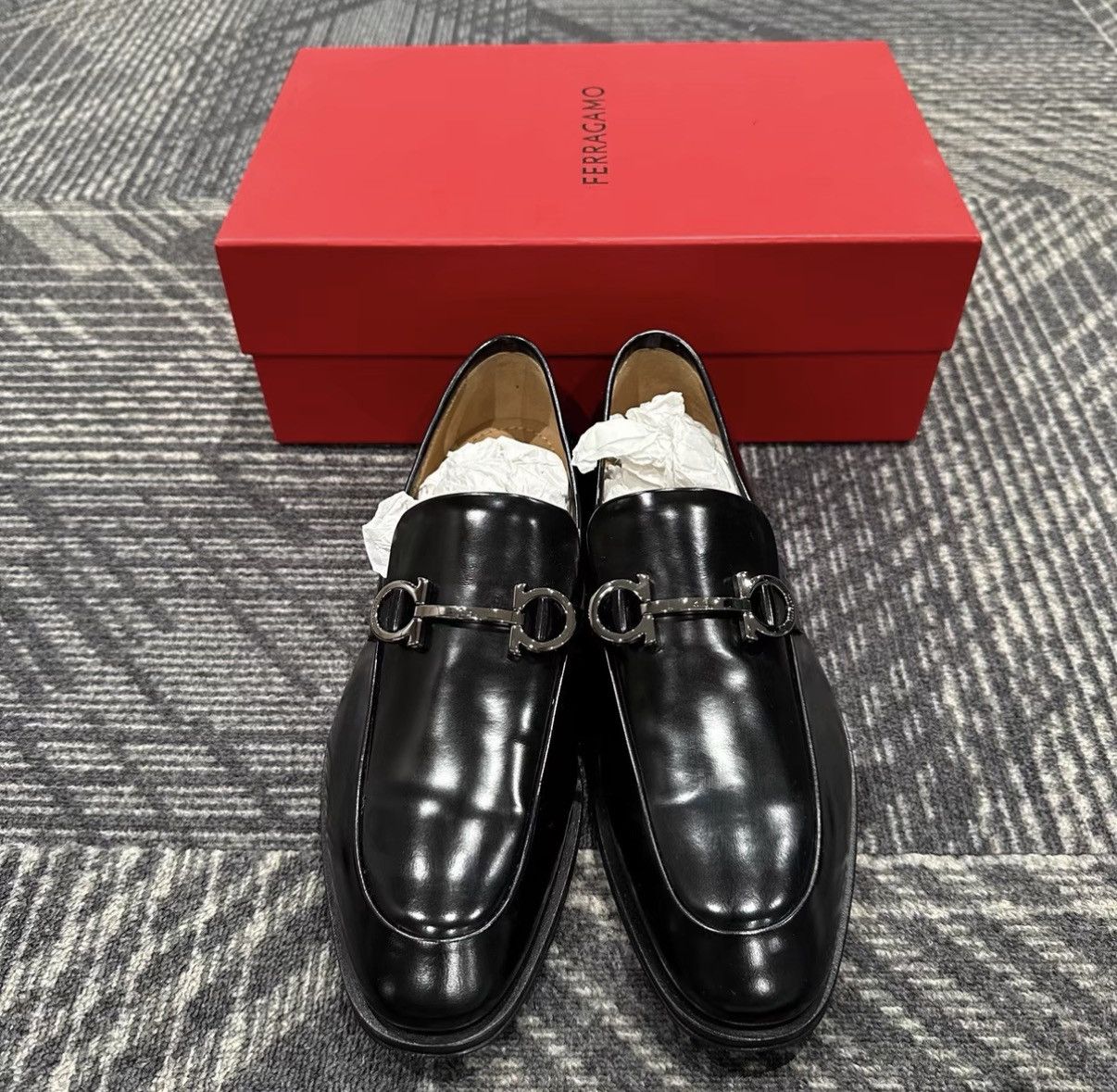 Salvatore Ferragamo Ferragamo Gancini Buckle Leather Slip-on Casual Shoes J42 Size US 8.5 / EU 41-42 - 2 Thumbnail
