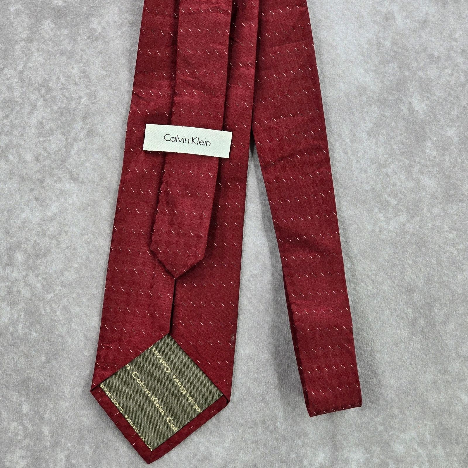 Calvin Klein Calvin Klein Red Diamon Geometric Dot 100% Silk Neck Tie Size 28 - 3 Thumbnail
