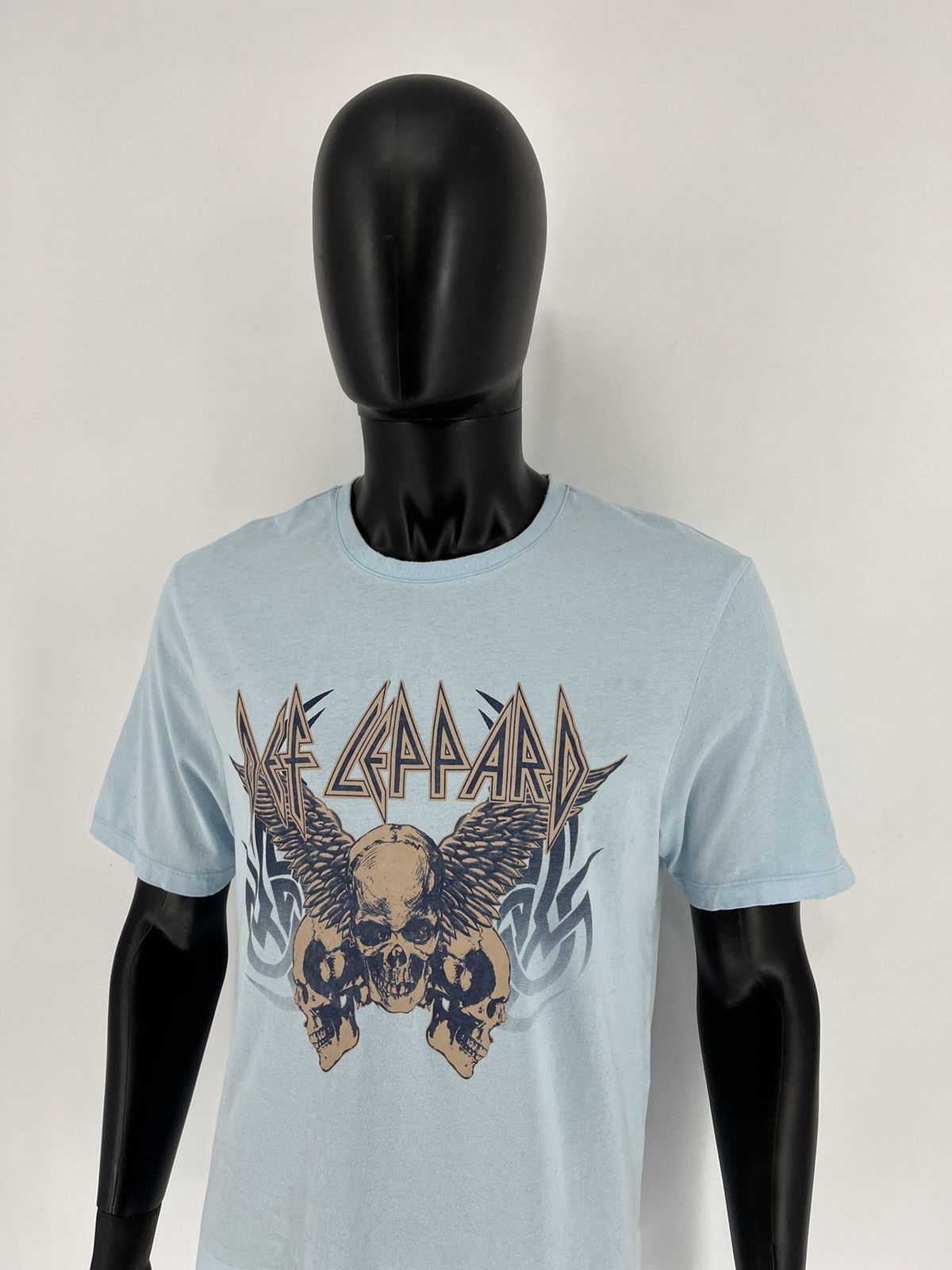 Band Tees × Def Leppard × Vintage Vintage Y2K Def Leppard Band Tee Size M Size US M / EU 48-50 / 2 - 4 Thumbnail