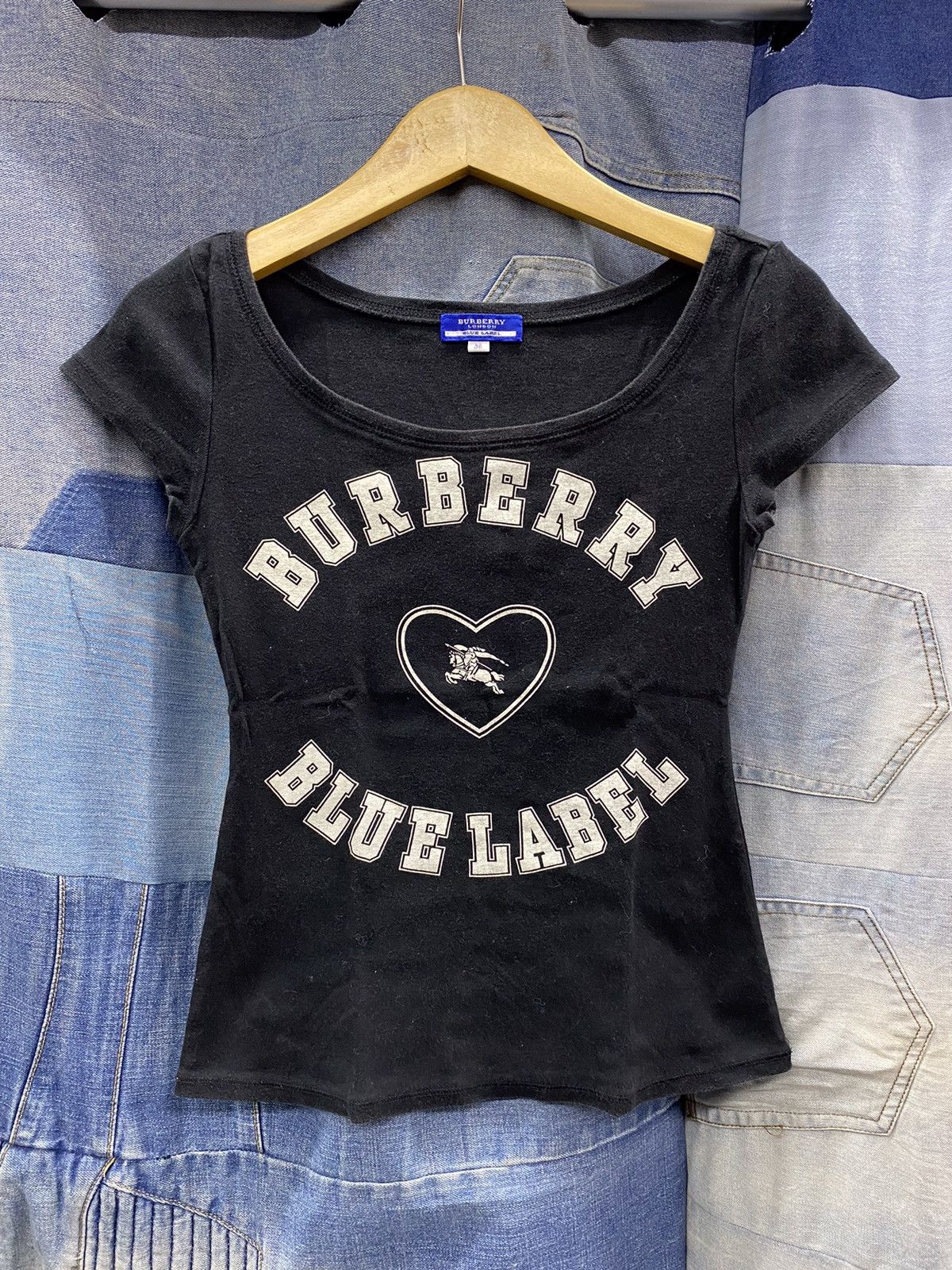 Burberry tee y2k style
