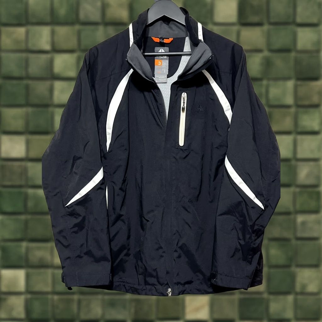 Nike ACG VINTAGE Nike ACG Jacket Womens L Black White Waterproof Shell Hiking Lightweight Size L / US 10 / IT 46 - 1 Thumbnail