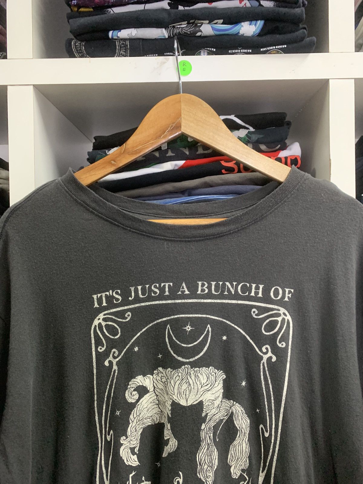 Disney × Vintage Hocus Pocus Movie by Disney Size US XL / EU 56 / 4 - 3 Thumbnail