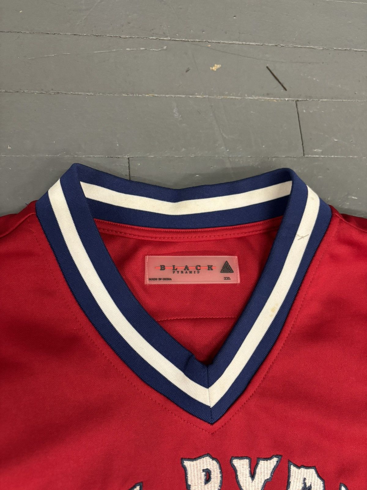 Black Pyramid × Vintage Black Pyramid Outta here rocket shark jersey Size US XXL / EU 58 / 5 - 3 Thumbnail